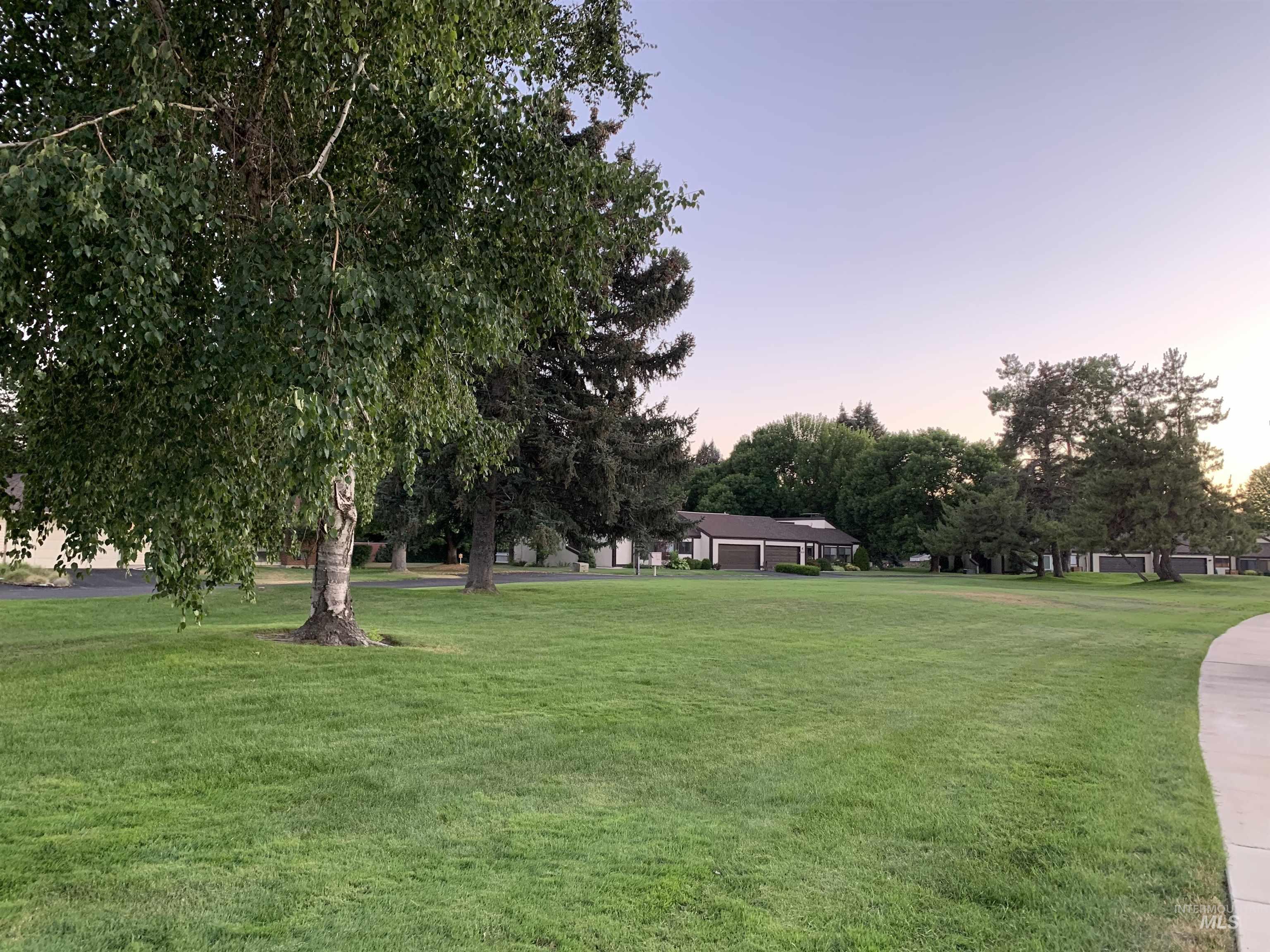 10073 W Westview Dr., Boise, Idaho 83704, 5 Bedrooms, 2.5 Bathrooms, Residential For Sale, Price $549,900, 98980927