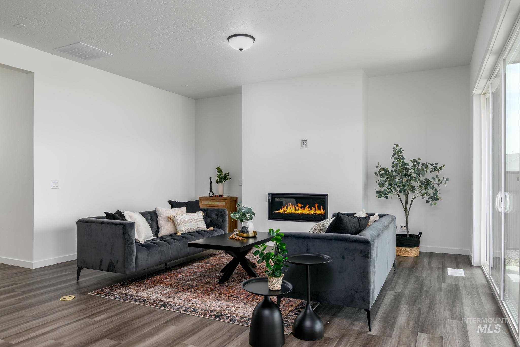 7025 W Alveo Dr, Eagle, Idaho 83616, 4 Bedrooms, 3 Bathrooms, Residential For Sale, Price $860,000,MLS 98980929