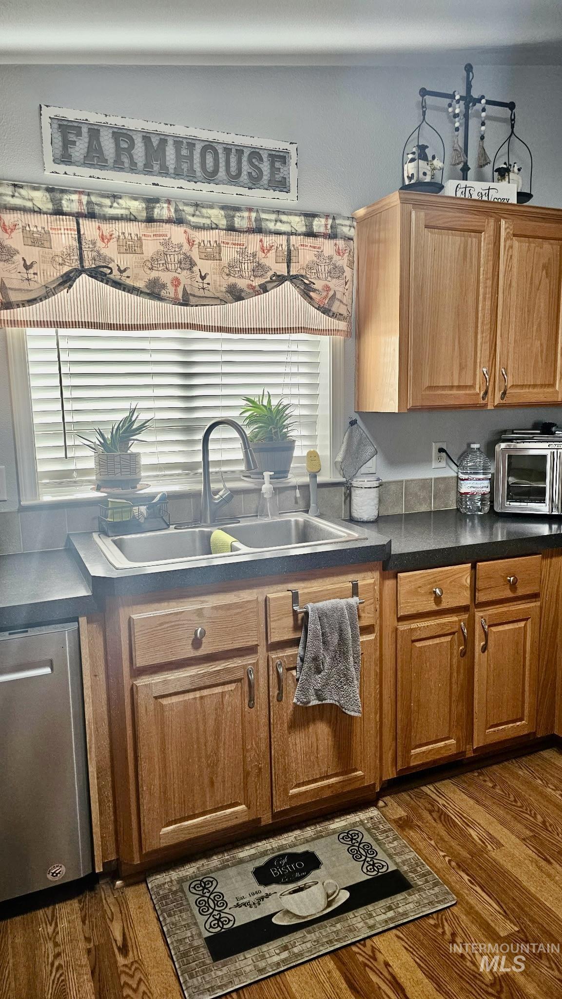 700 Fairview, Meridian, Idaho 83642, 3 Bedrooms, 2 Bathrooms, Residential For Sale, Price $164,900,MLS 98980930