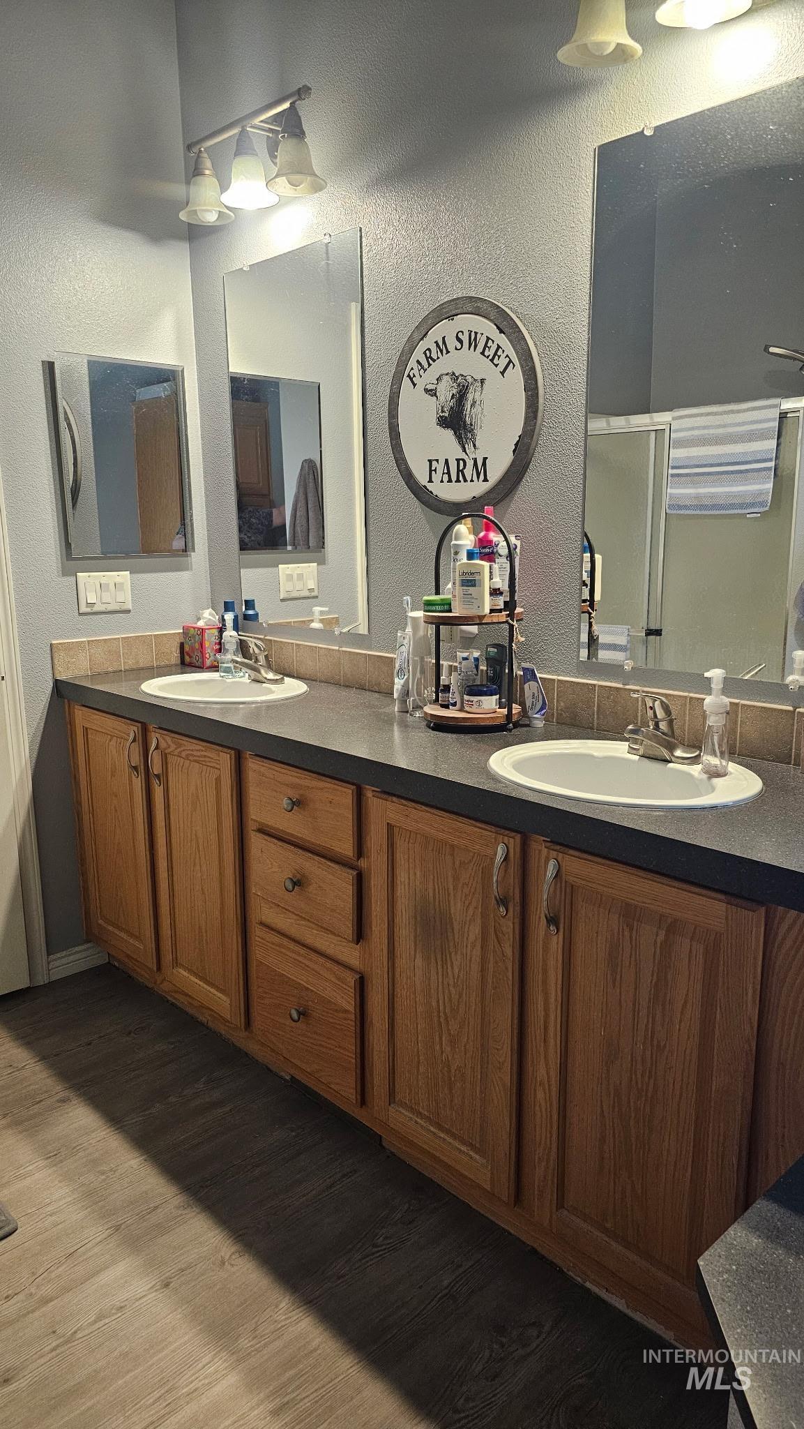 700 Fairview, Meridian, Idaho 83642, 3 Bedrooms, 2 Bathrooms, Residential For Sale, Price $164,900, 98980930