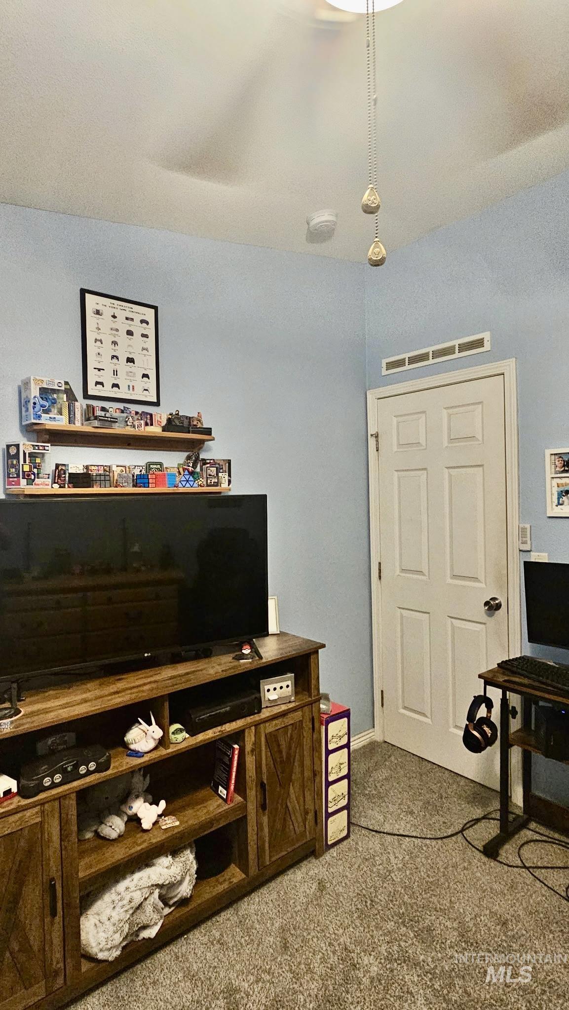 700 Fairview, Meridian, Idaho 83642, 3 Bedrooms, 2 Bathrooms, Residential For Sale, Price $164,900, 98980930