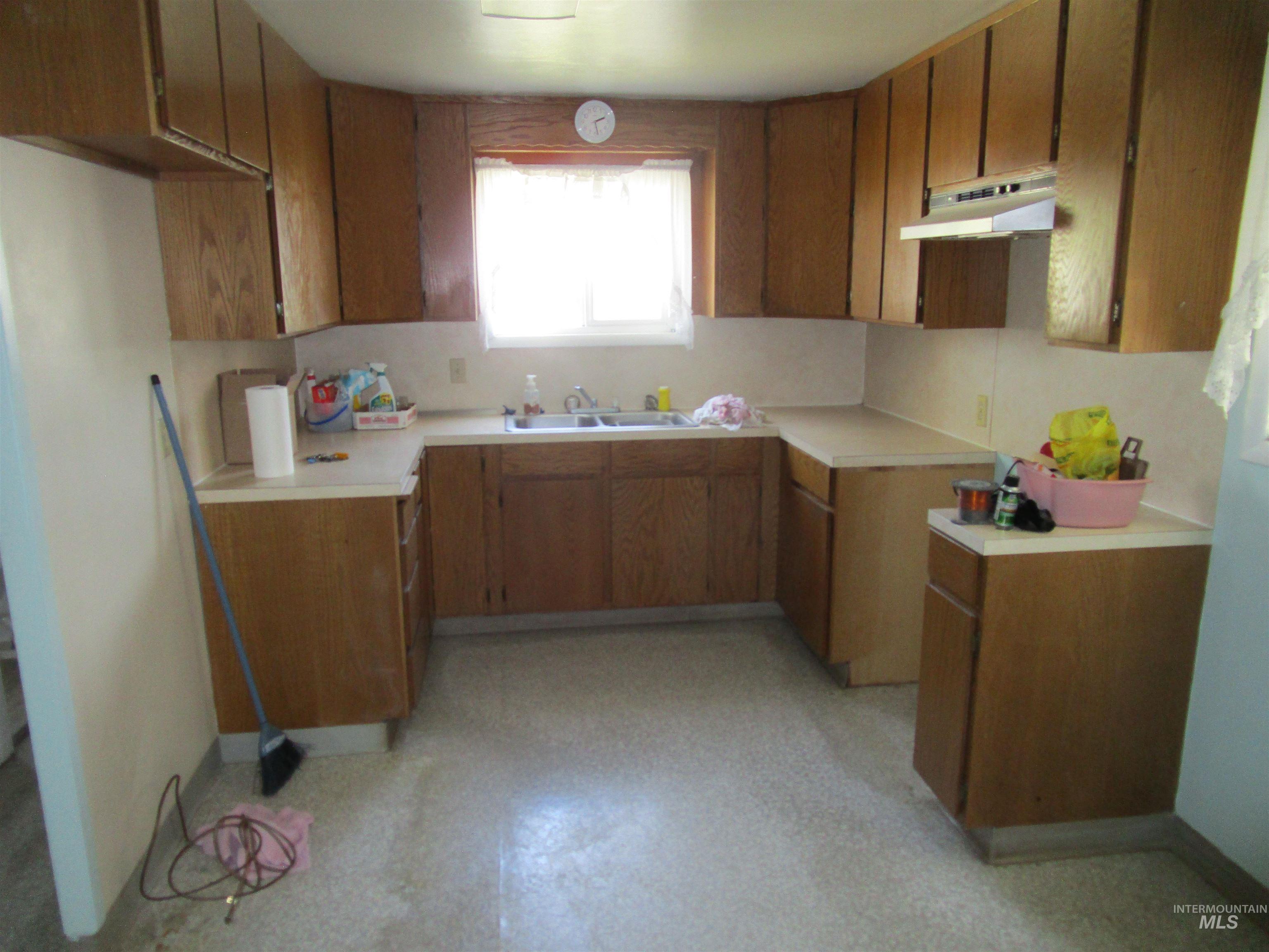 210 Orchard Ave, Eden, Idaho 83325, 3 Bedrooms, 1 Bathroom, Residential For Sale, Price $207,000, 98980931