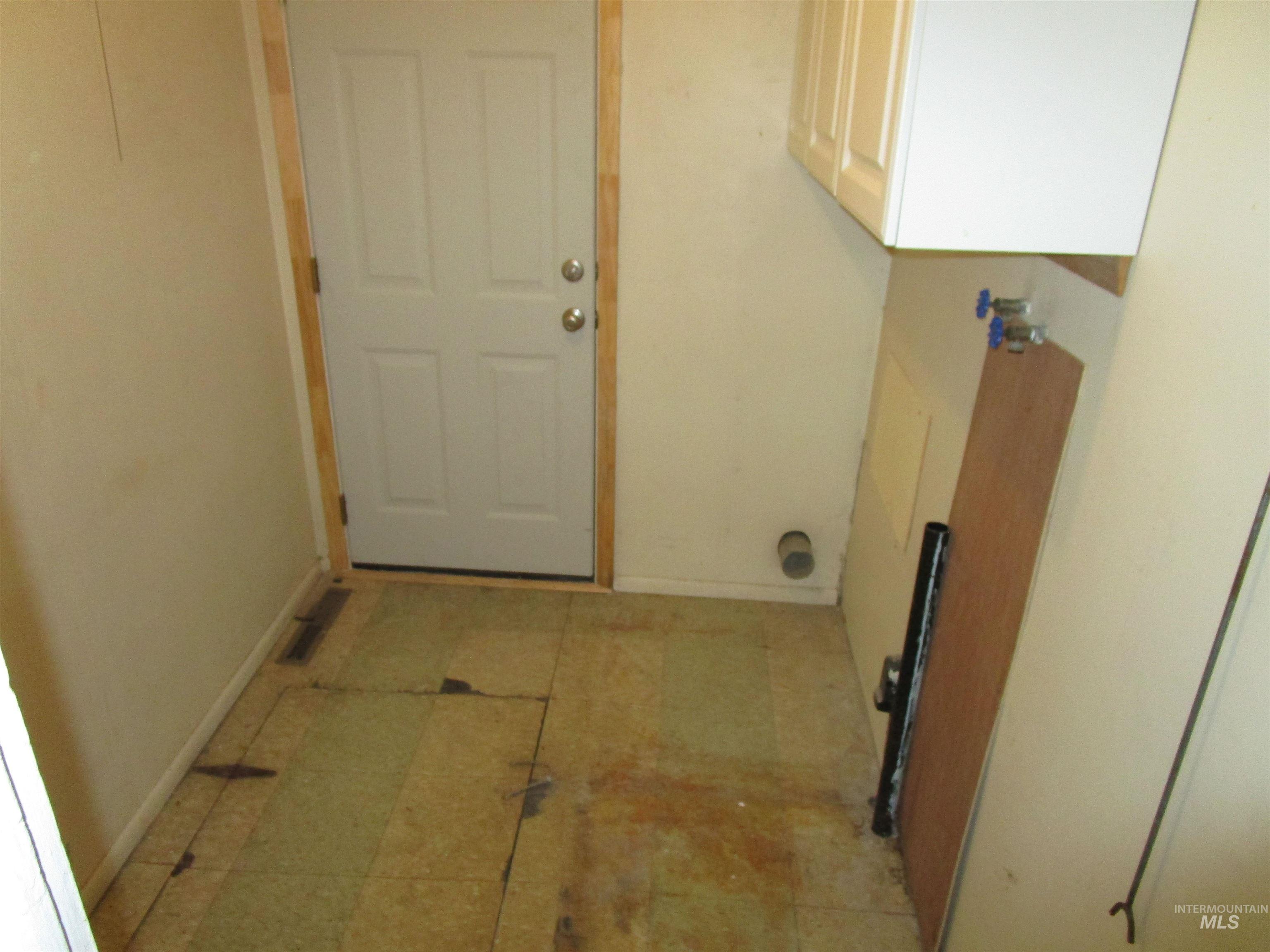 210 Orchard Ave, Eden, Idaho 83325, 3 Bedrooms, 1 Bathroom, Residential For Sale, Price $207,000, 98980931