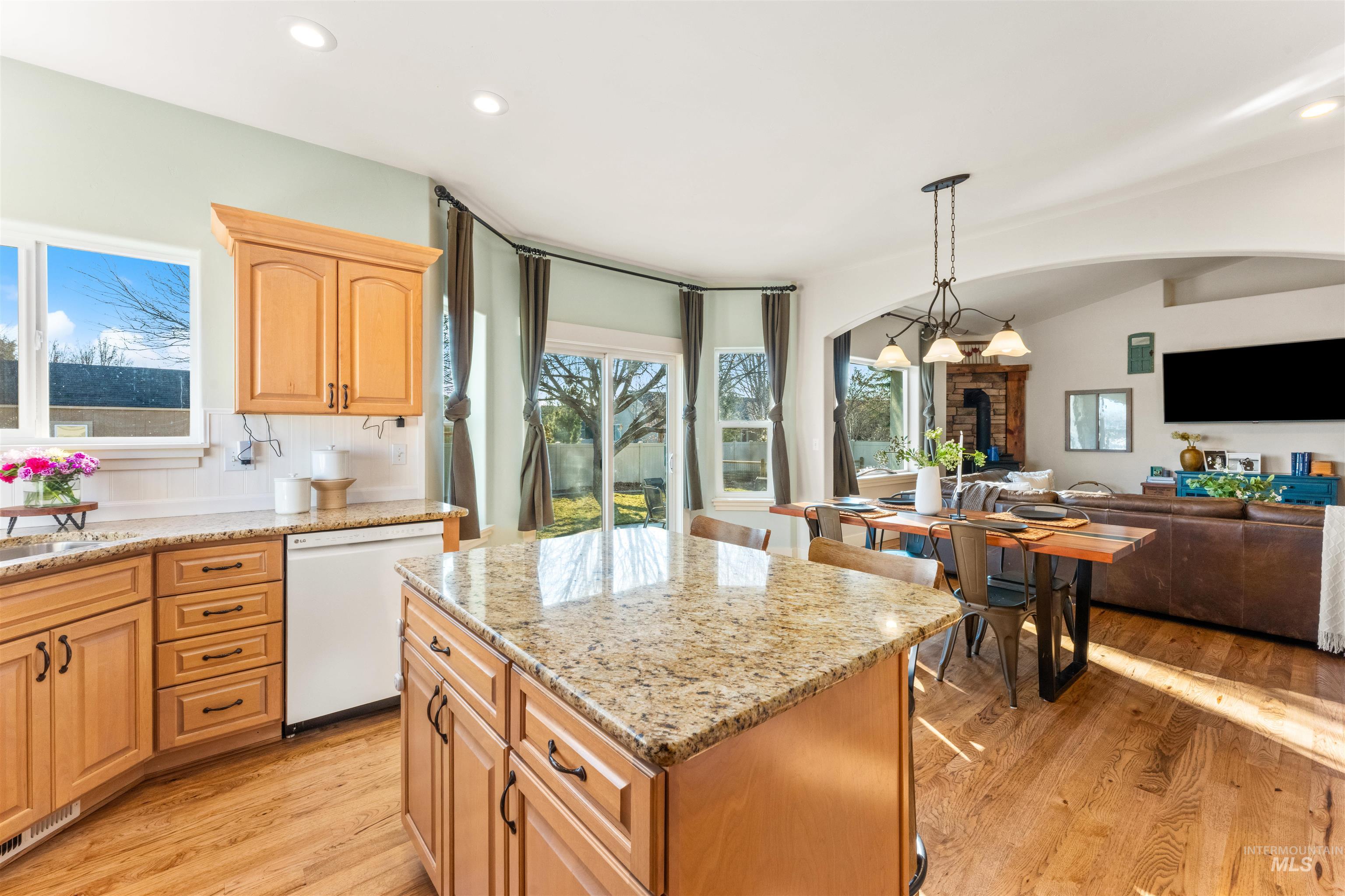 2021 W Sagwon Dr, Kuna, Idaho 83634, 5 Bedrooms, 3 Bathrooms, Residential For Sale, Price $848,333,MLS 98980934