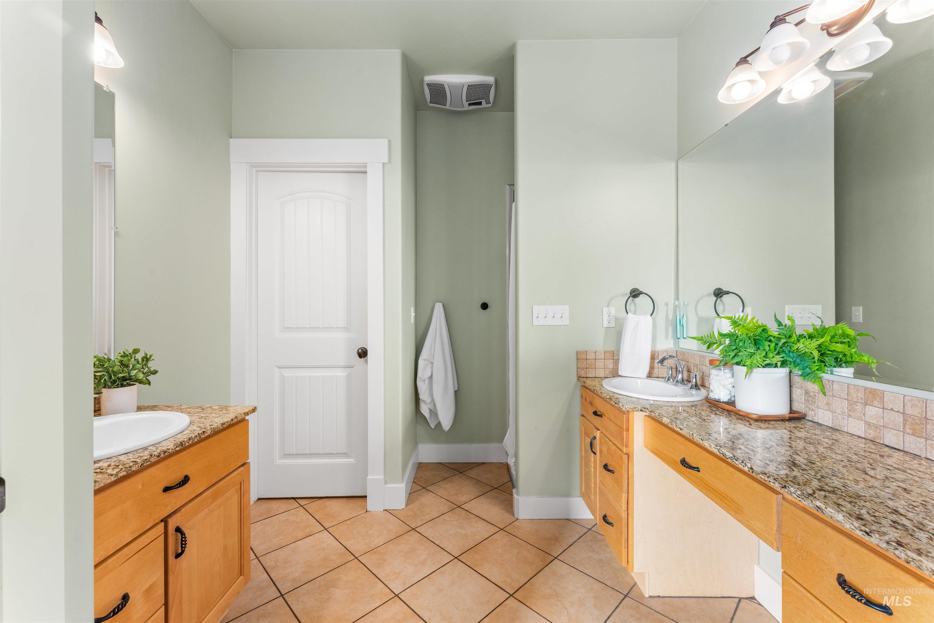 2021 W Sagwon Dr, Kuna, Idaho 83634, 5 Bedrooms, 3 Bathrooms, Residential For Sale, Price $848,333,MLS 98980934