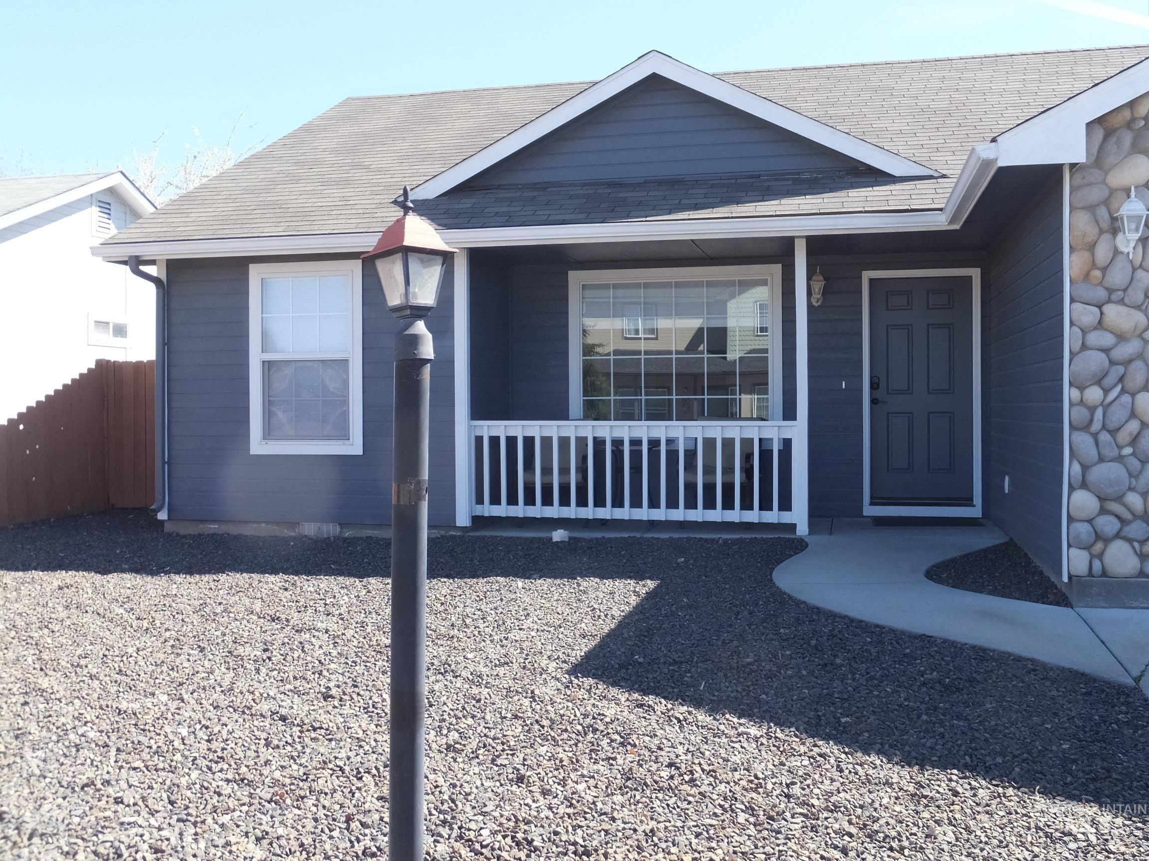 922 S Cherokee Ave, Emmett, Idaho 83617, 3 Bedrooms, 2 Bathrooms, Residential For Sale, Price $319,000,MLS 98980935