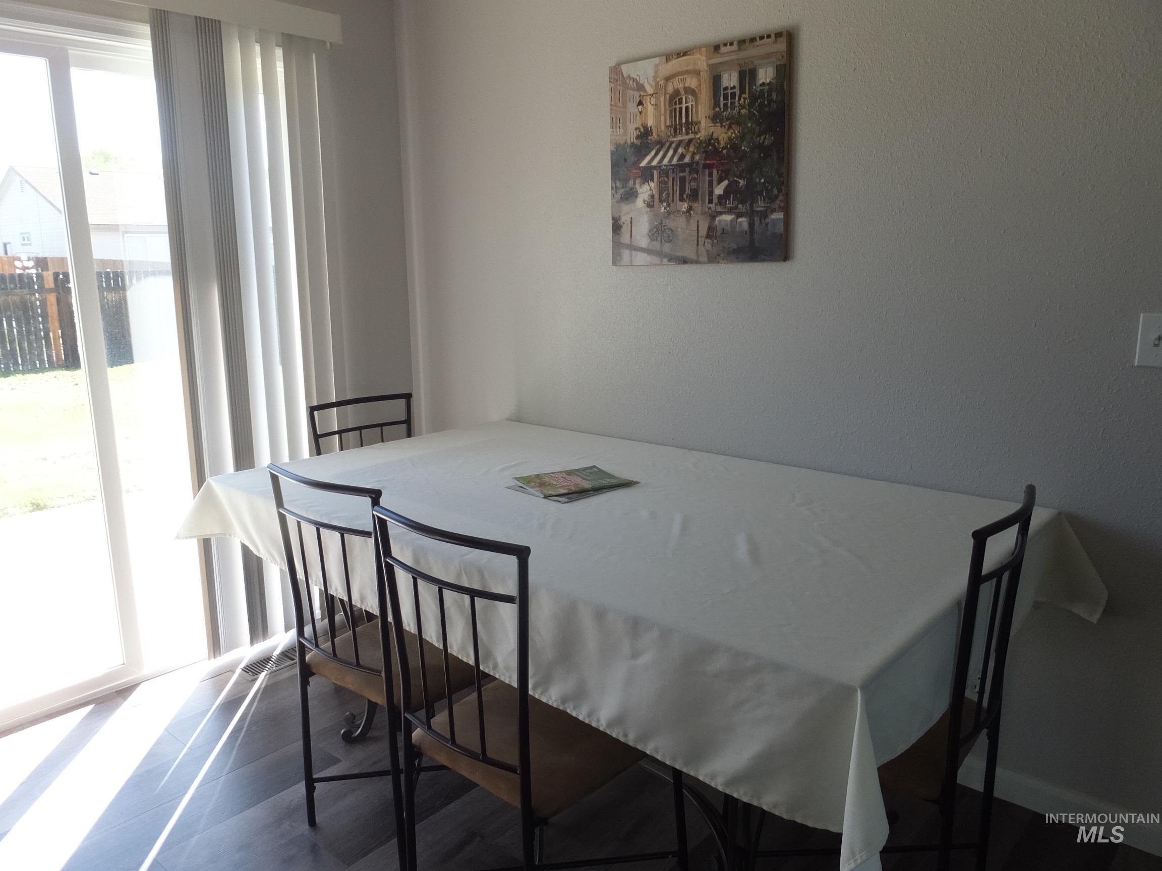 922 S Cherokee Ave, Emmett, Idaho 83617, 3 Bedrooms, 2 Bathrooms, Residential For Sale, Price $319,000,MLS 98980935