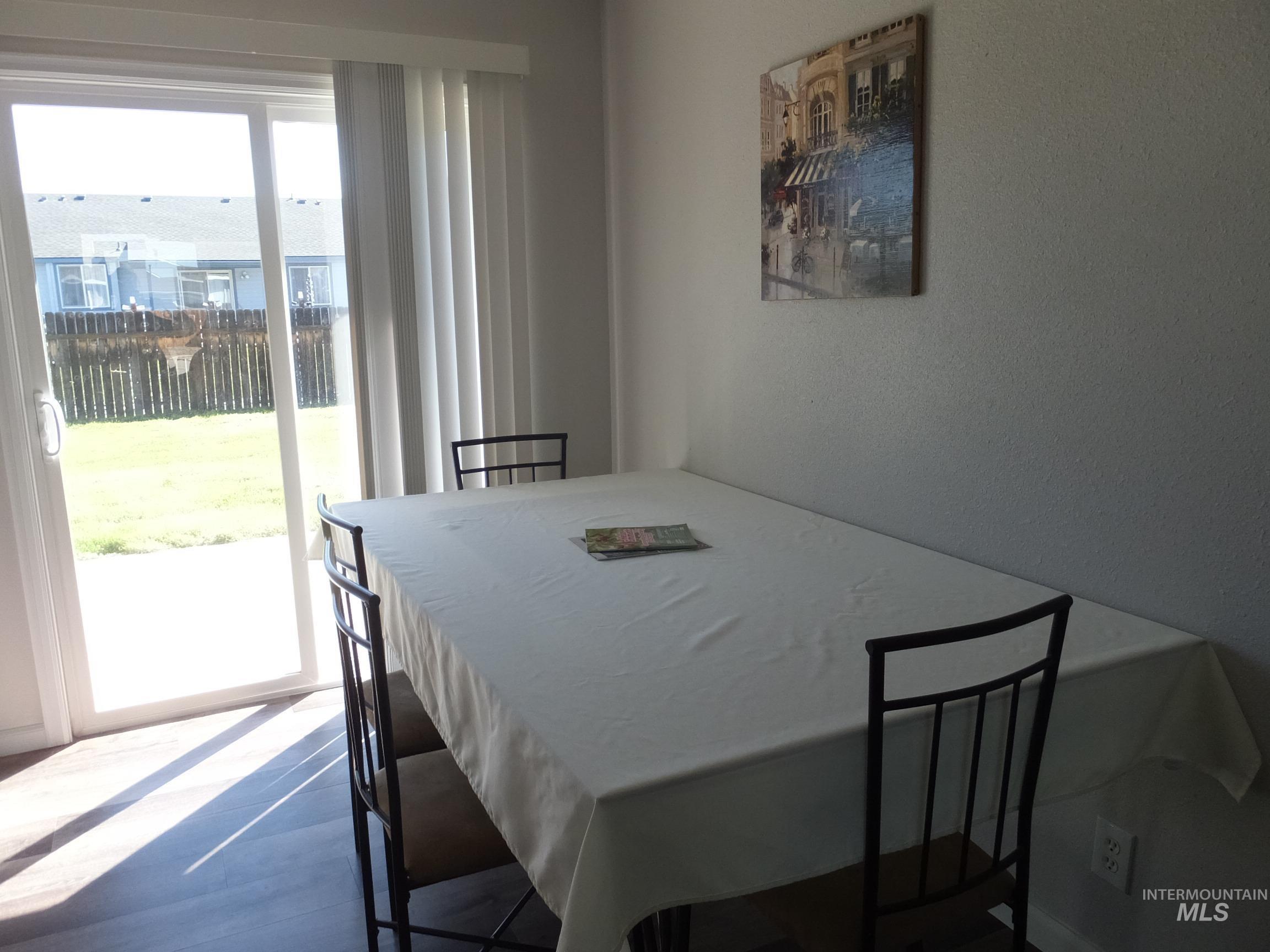 922 S Cherokee Ave, Emmett, Idaho 83617, 3 Bedrooms, 2 Bathrooms, Residential For Sale, Price $319,000,MLS 98980935