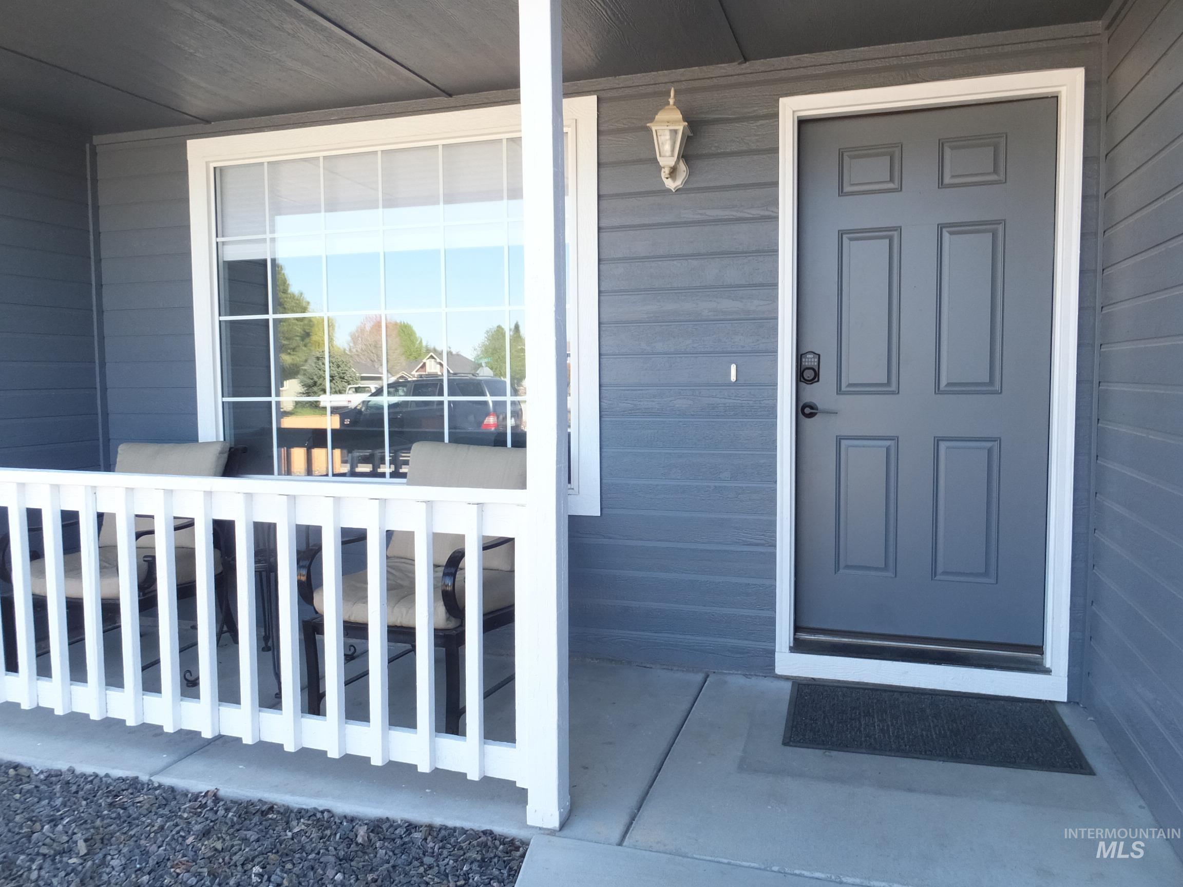 922 S Cherokee Ave, Emmett, Idaho 83617, 3 Bedrooms, 2 Bathrooms, Residential For Sale, Price $319,000,MLS 98980935