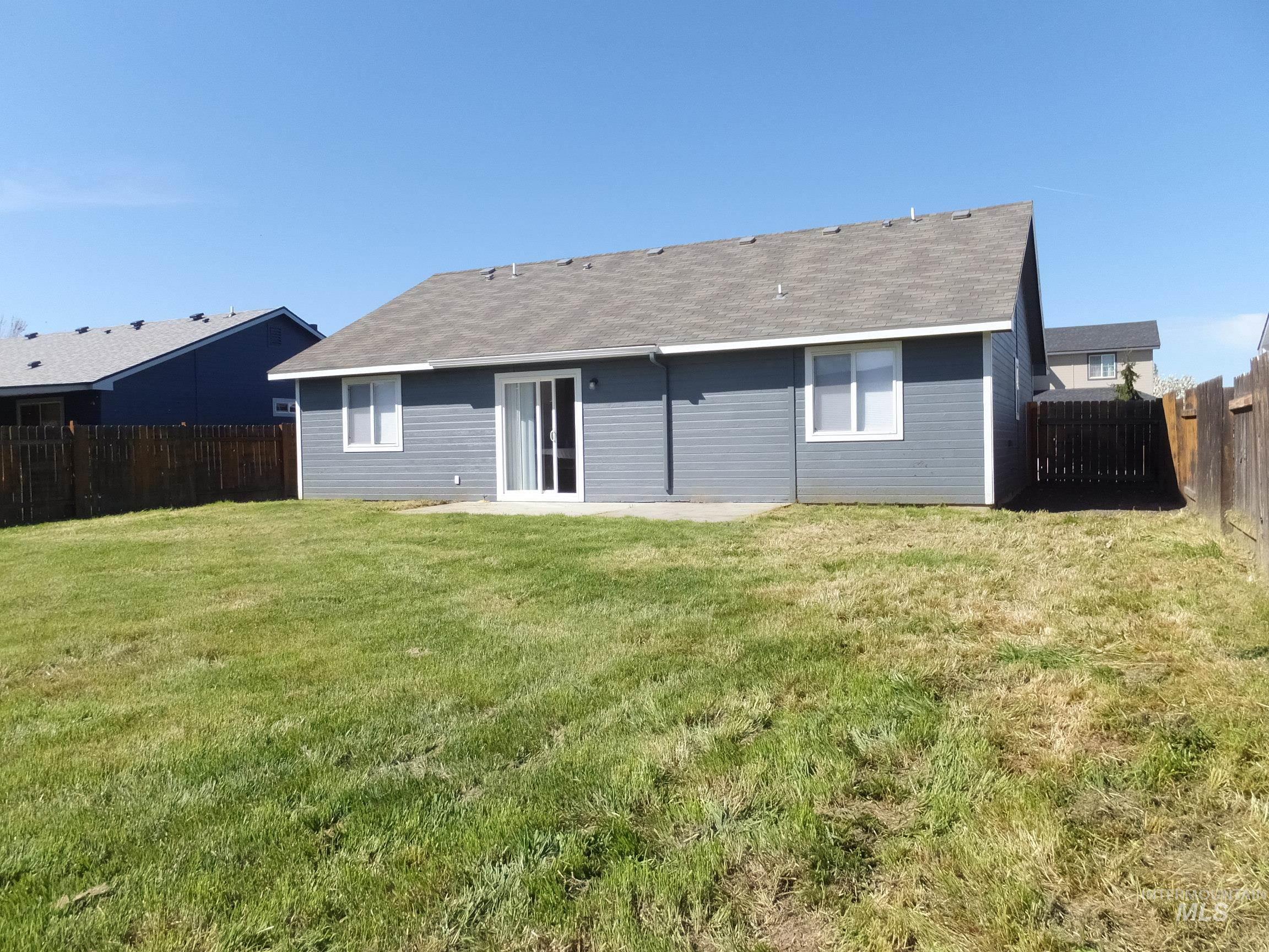 922 S Cherokee Ave, Emmett, Idaho 83617, 3 Bedrooms, 2 Bathrooms, Residential For Sale, Price $319,000,MLS 98980935