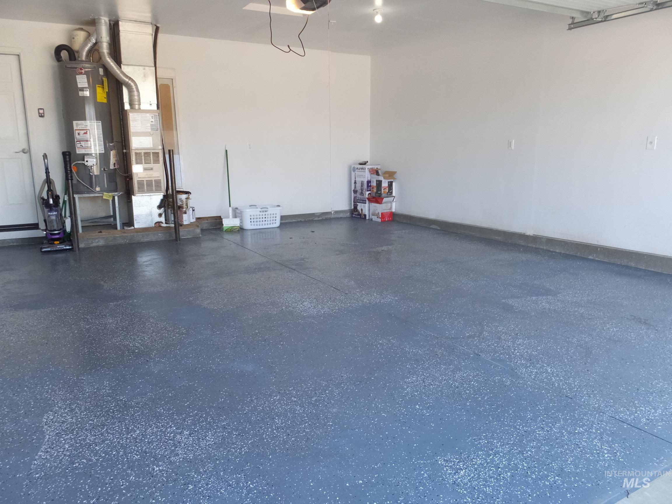 922 S Cherokee Ave, Emmett, Idaho 83617, 3 Bedrooms, 2 Bathrooms, Residential For Sale, Price $319,000,MLS 98980935