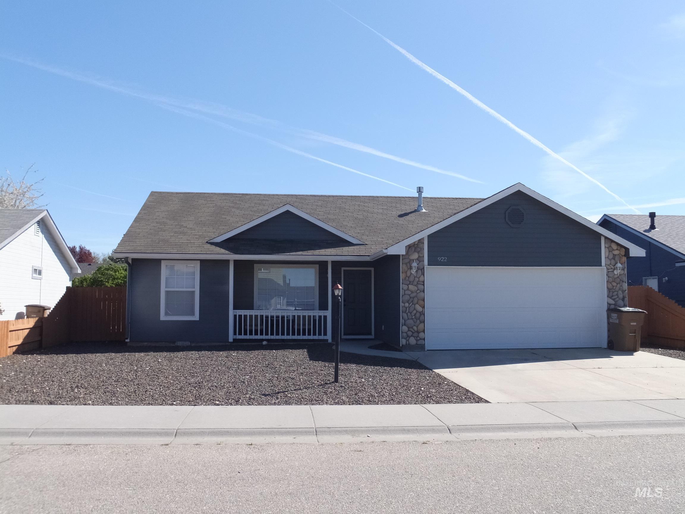 922 S Cherokee Ave, Emmett, Idaho 83617, 3 Bedrooms, 2 Bathrooms, Residential For Sale, Price $319,000,MLS 98980935