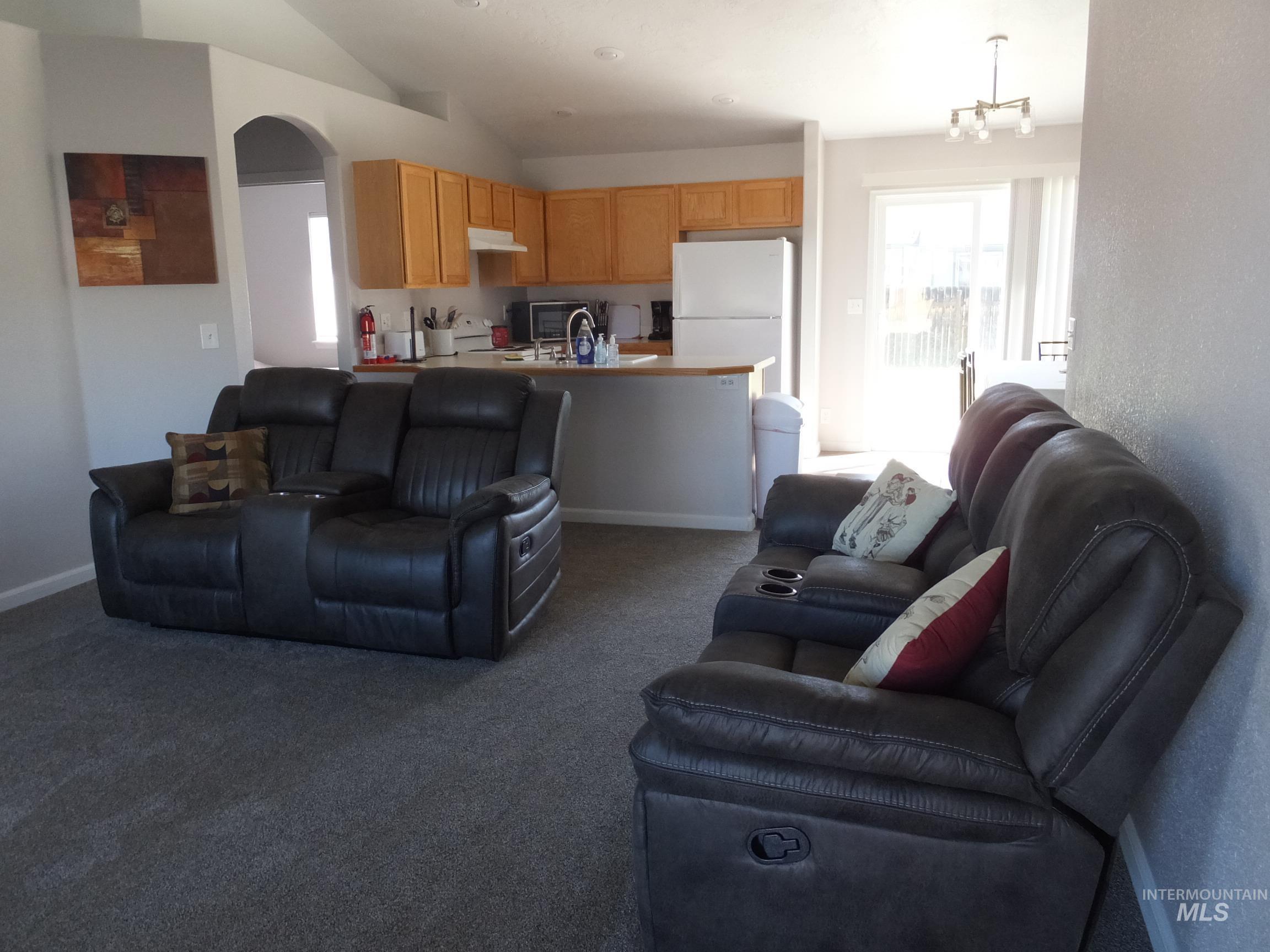 922 S Cherokee Ave, Emmett, Idaho 83617, 3 Bedrooms, 2 Bathrooms, Residential For Sale, Price $319,000,MLS 98980935