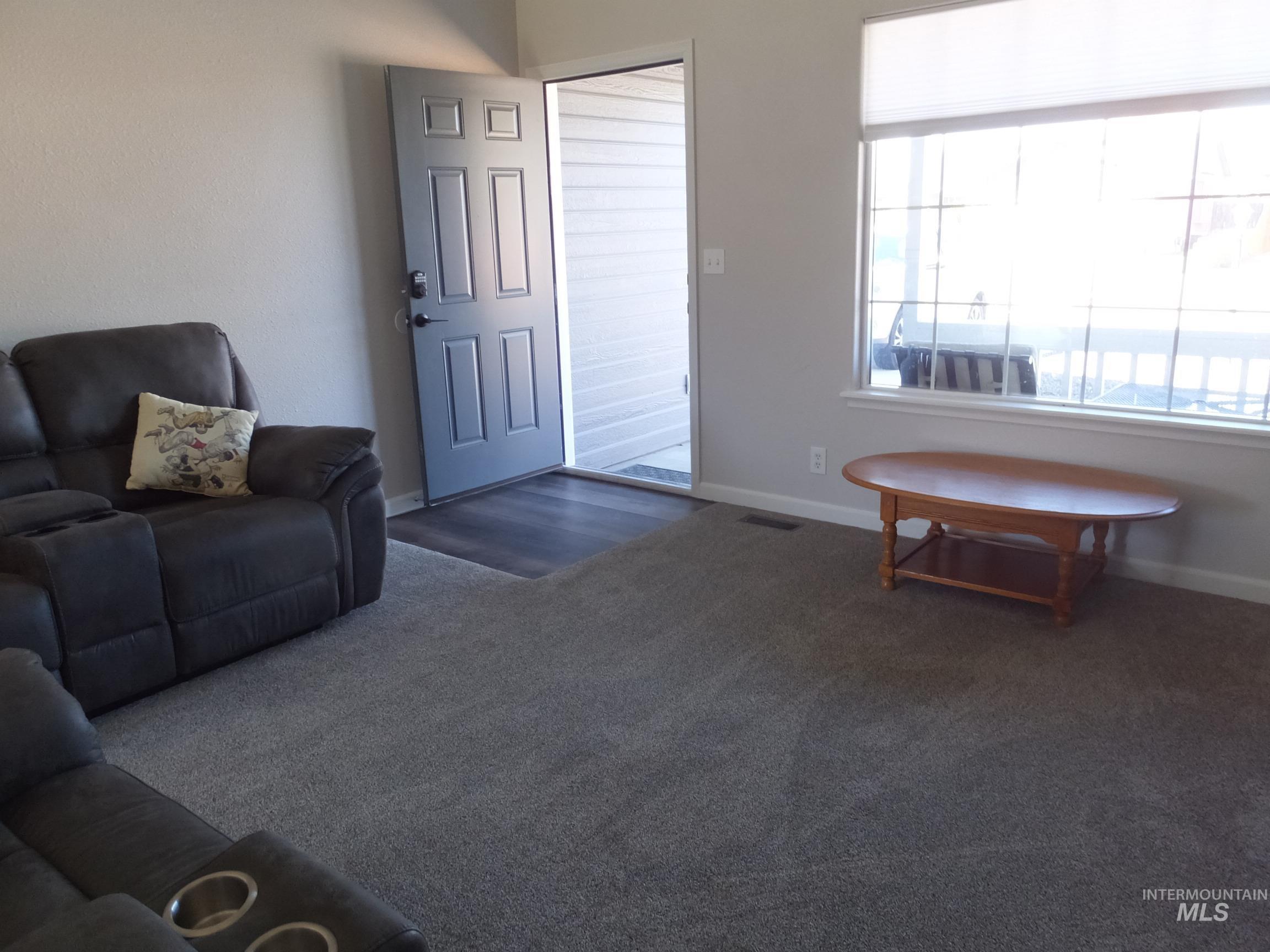 922 S Cherokee Ave, Emmett, Idaho 83617, 3 Bedrooms, 2 Bathrooms, Residential For Sale, Price $319,000,MLS 98980935