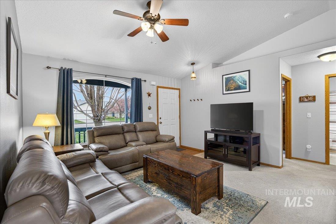 820 Valley, Middleton, Idaho 83644, 3 Bedrooms, 2 Bathrooms, Residential For Sale, Price $329,900,MLS 98980938