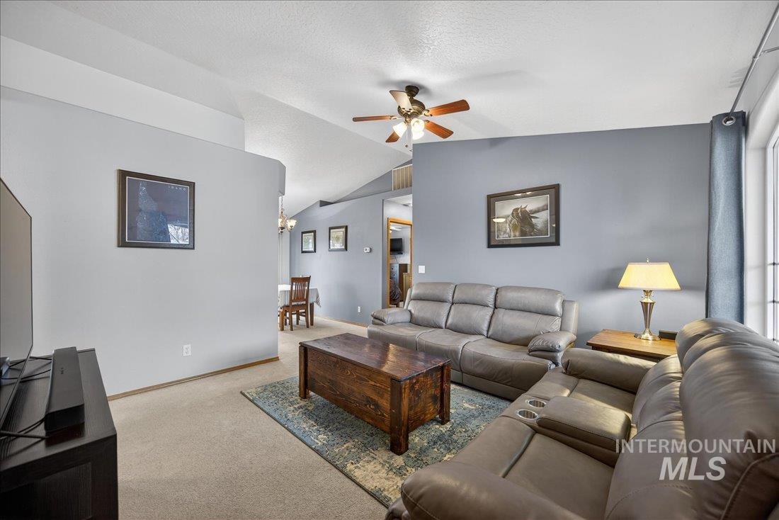 820 Valley, Middleton, Idaho 83644, 3 Bedrooms, 2 Bathrooms, Residential For Sale, Price $329,900,MLS 98980938