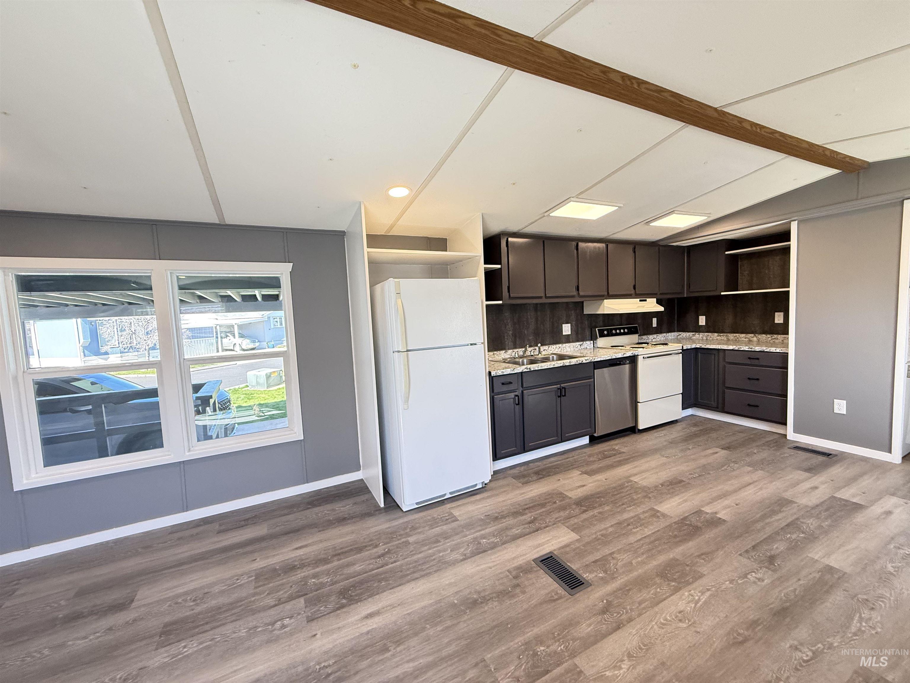 2015 6th Ave, Clarkston, Washington 99403, 2 Bedrooms, 2 Bathrooms, Residential For Sale, Price $80,000, 98980940