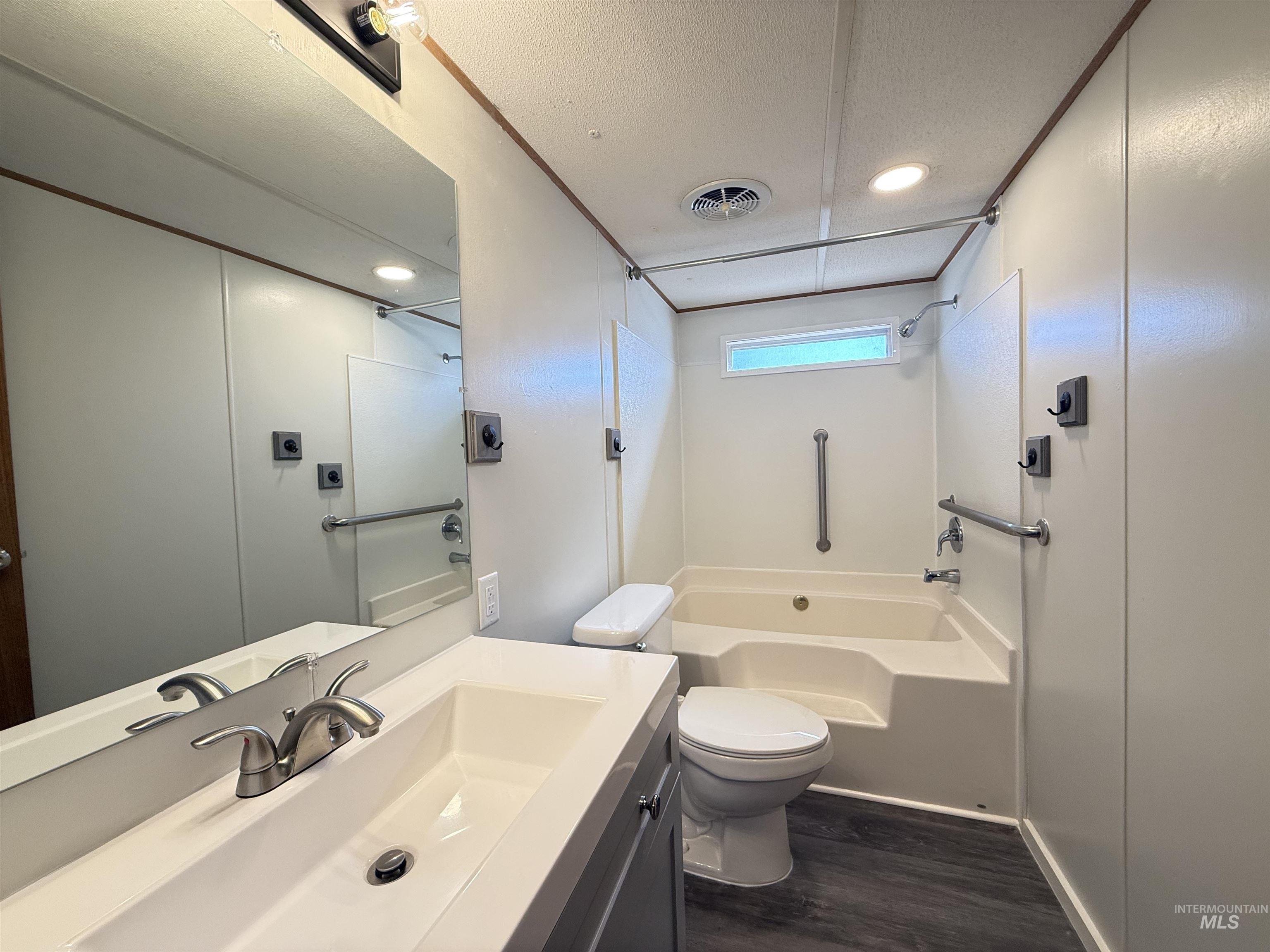 2015 6th Ave, Clarkston, Washington 99403, 2 Bedrooms, 2 Bathrooms, Residential For Sale, Price $80,000, 98980940