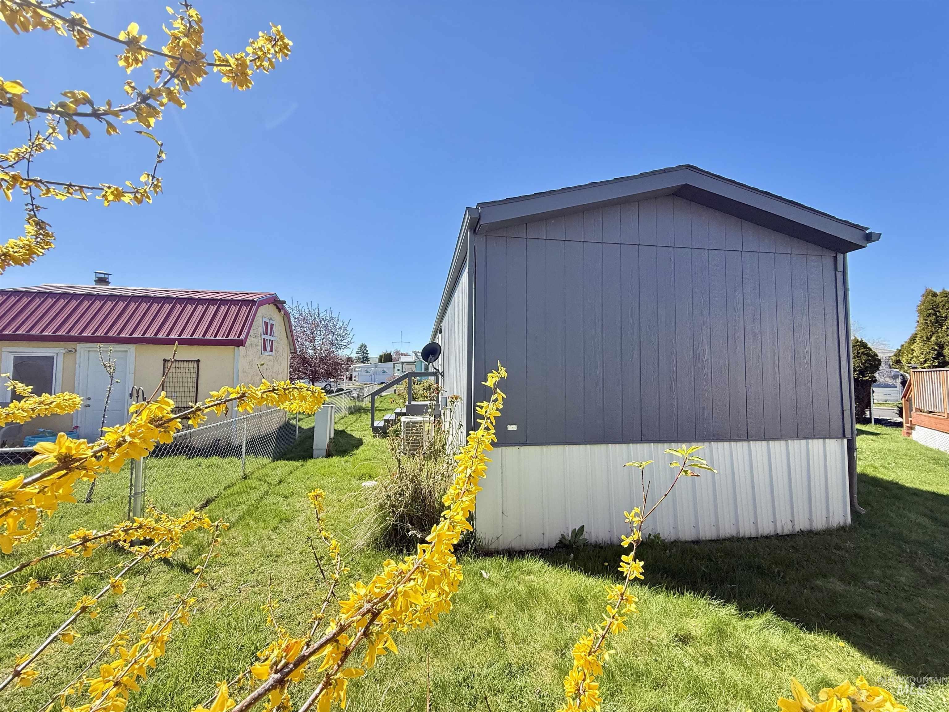 2015 6th Ave, Clarkston, Washington 99403, 2 Bedrooms, 2 Bathrooms, Residential For Sale, Price $80,000, 98980940