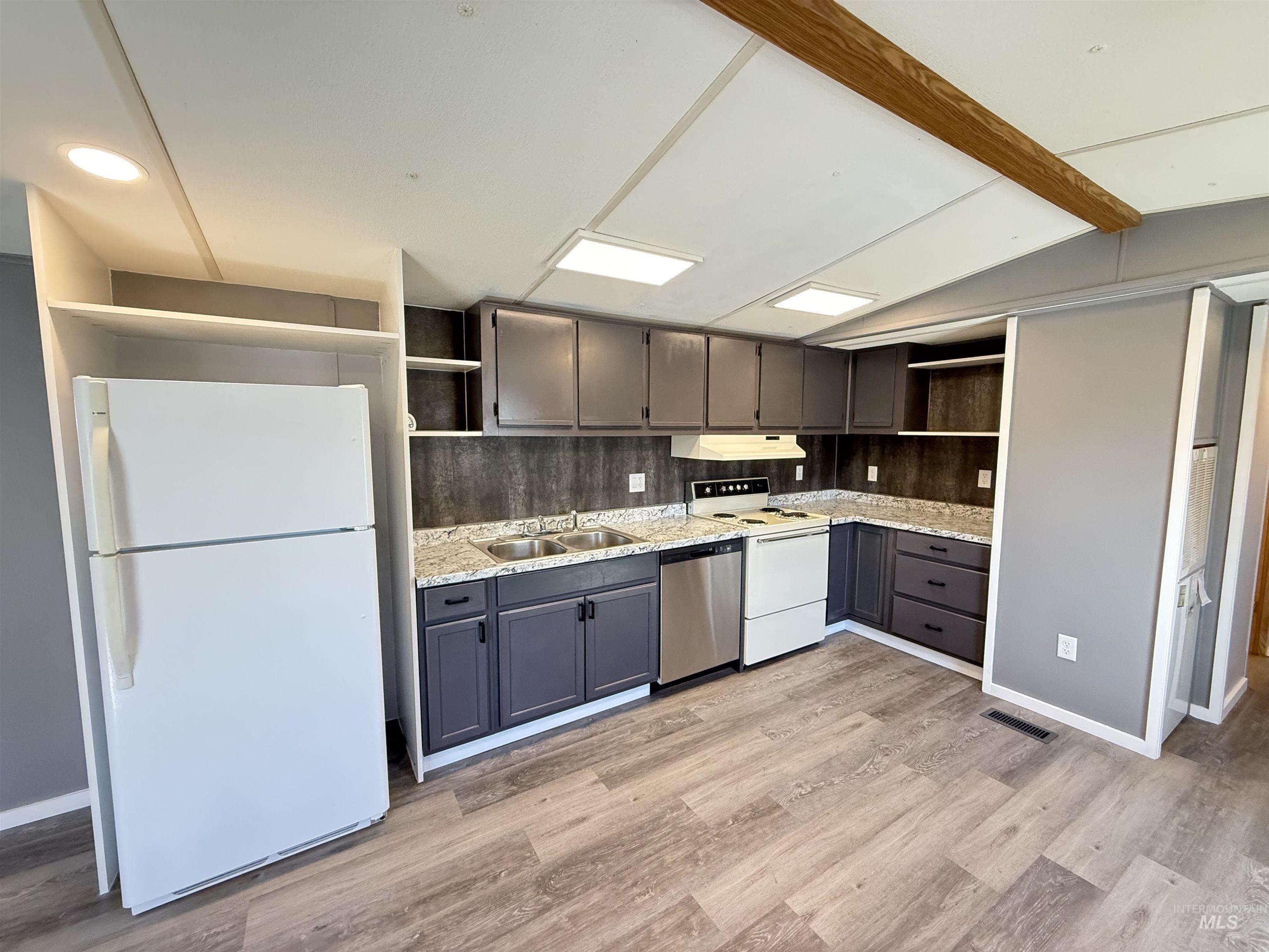 2015 6th Ave, Clarkston, Washington 99403, 2 Bedrooms, 2 Bathrooms, Residential For Sale, Price $80,000, 98980940