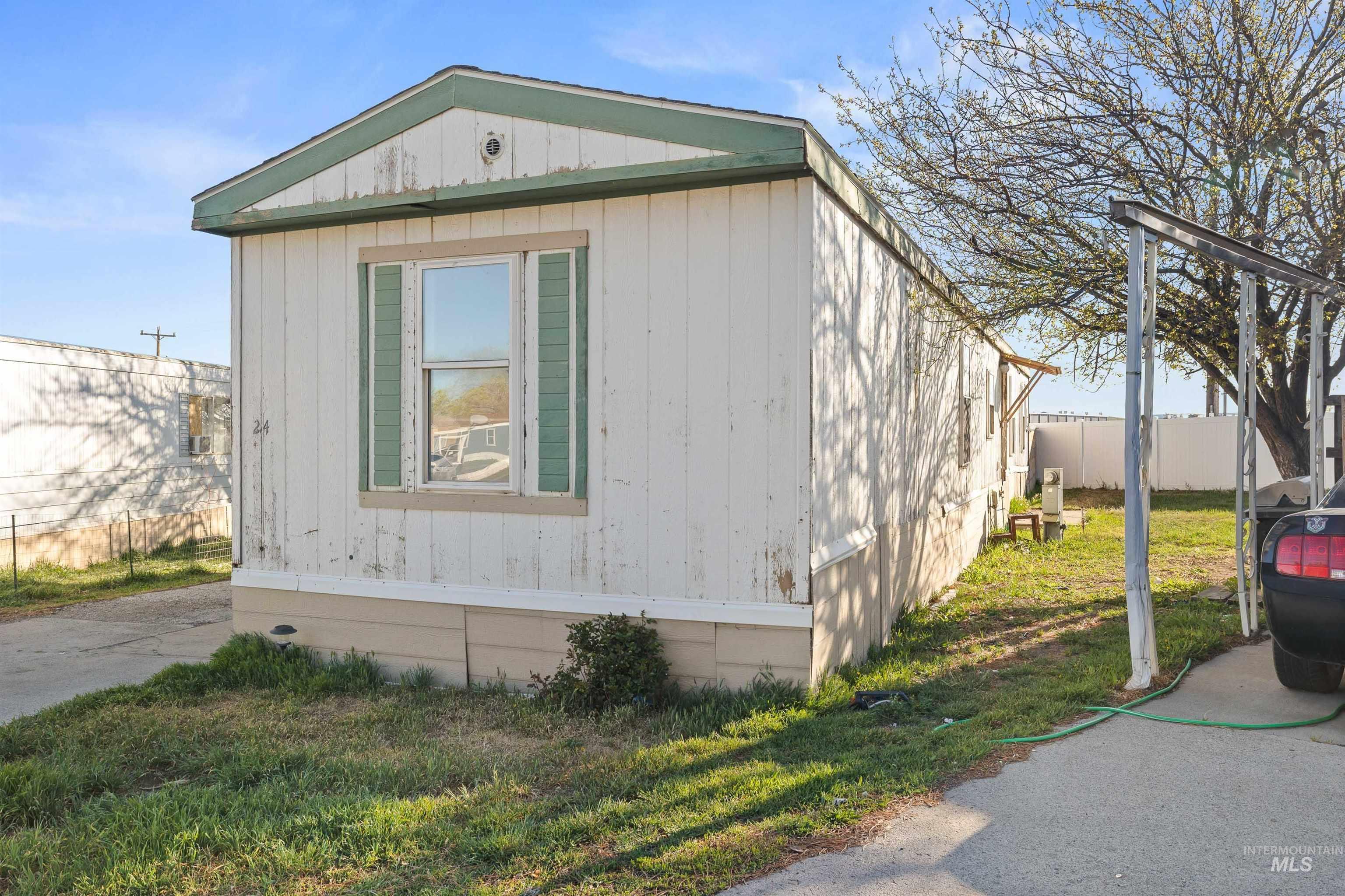 33 Manor Dr #24, Buhl, Idaho 83316, 3 Bedrooms, 2 Bathrooms, Residential For Sale, Price $35,000, 98980941