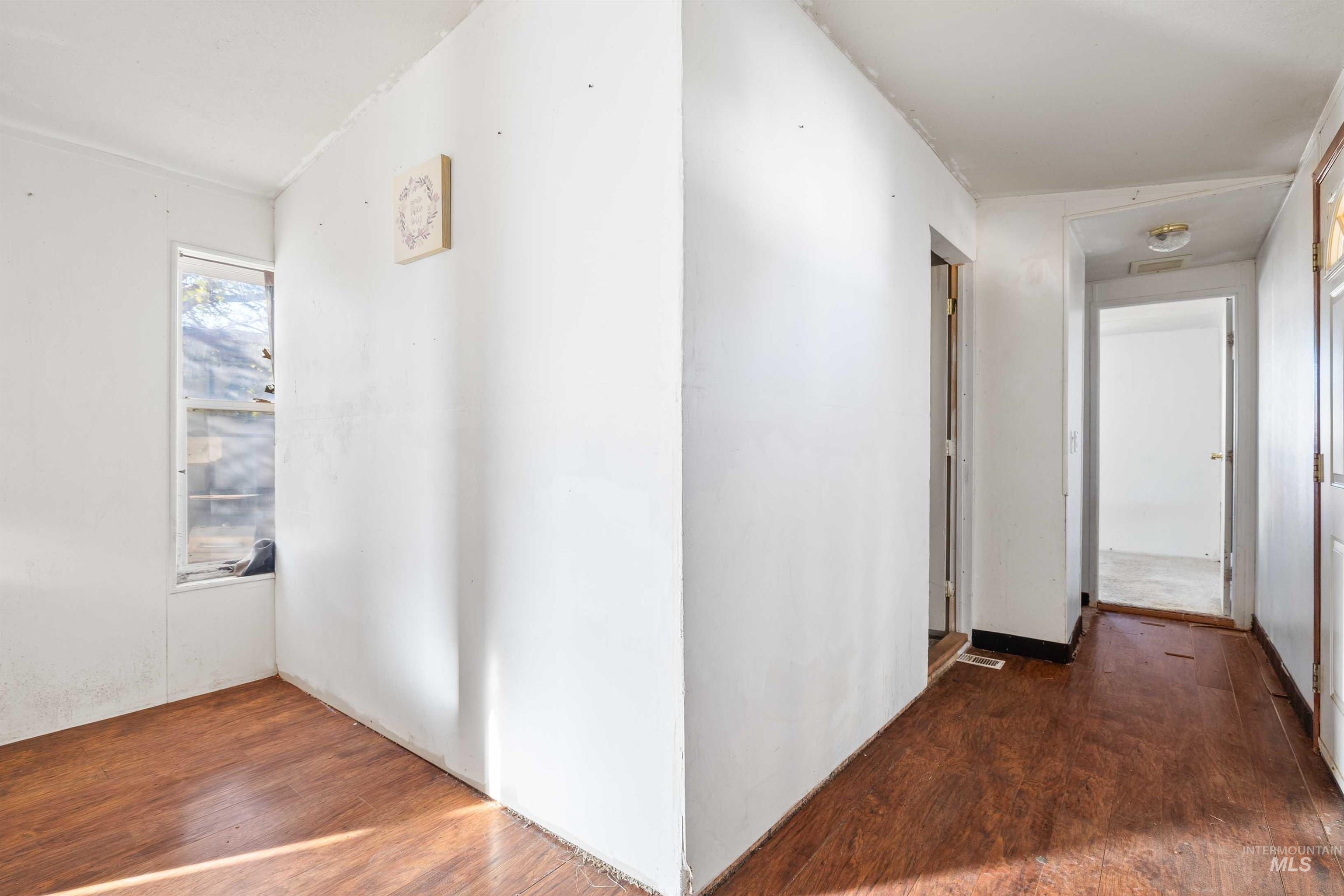 33 Manor Dr #24, Buhl, Idaho 83316, 3 Bedrooms, 2 Bathrooms, Residential For Sale, Price $35,000,MLS 98980941