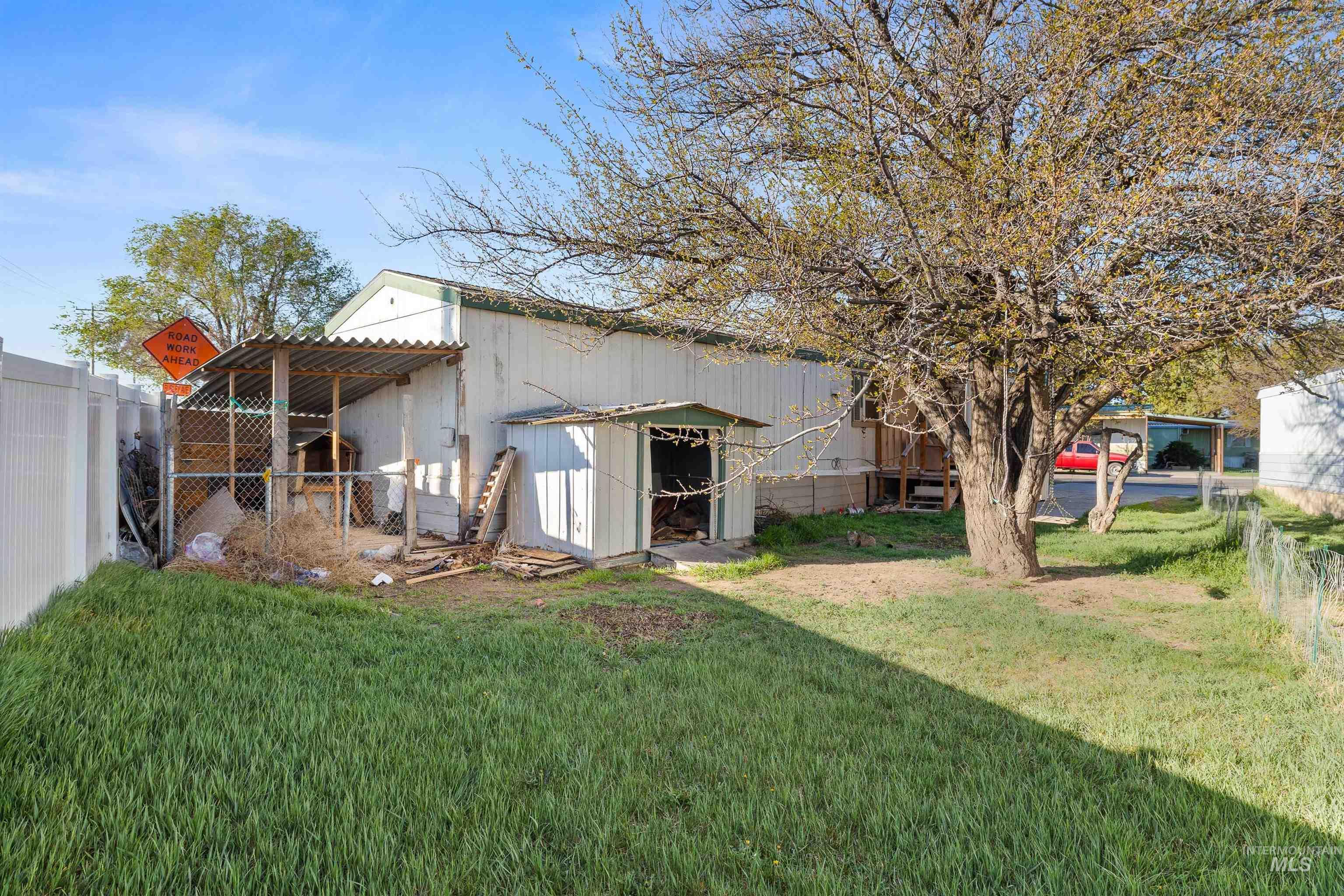 33 Manor Dr #24, Buhl, Idaho 83316, 3 Bedrooms, 2 Bathrooms, Residential For Sale, Price $35,000,MLS 98980941