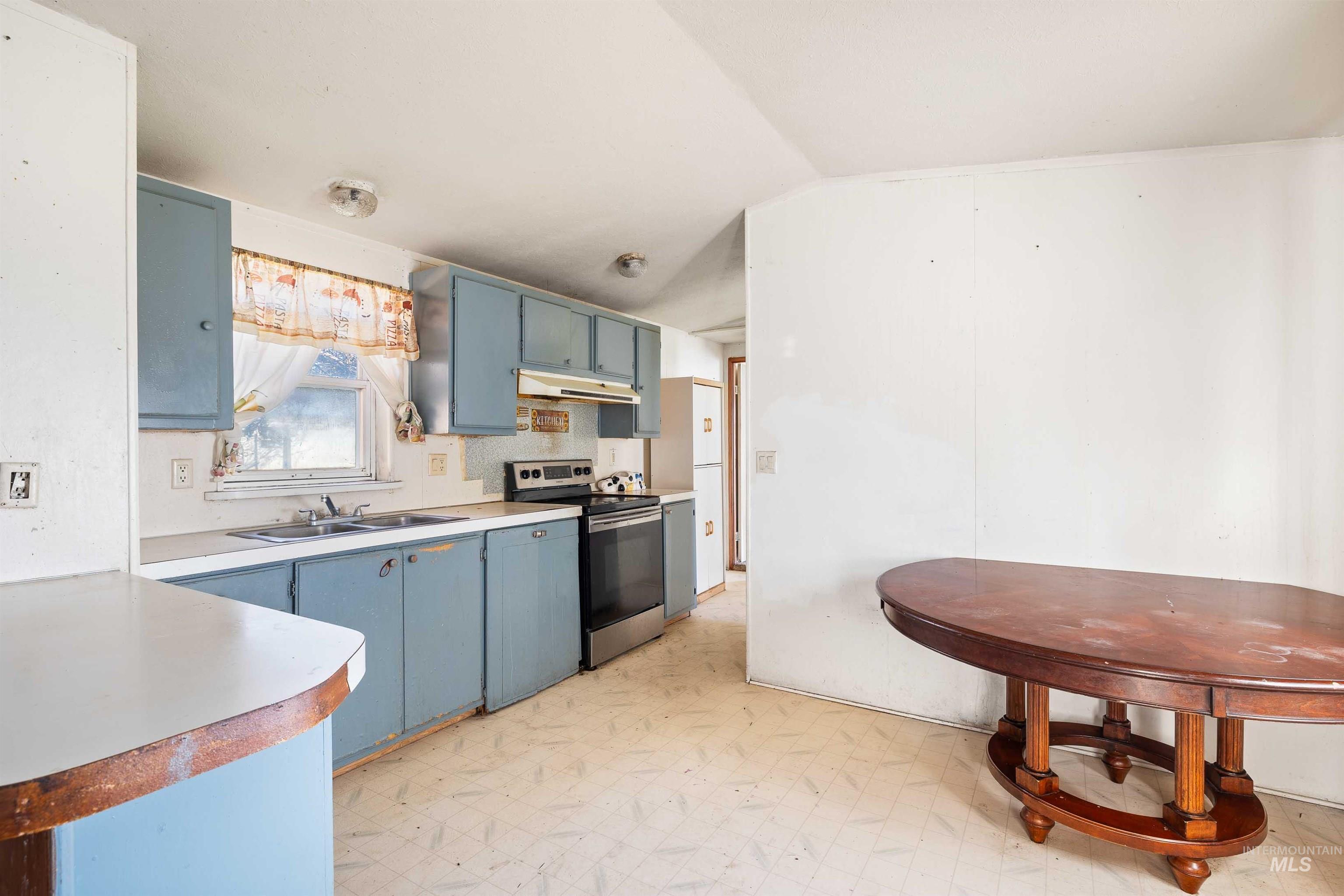 33 Manor Dr #24, Buhl, Idaho 83316, 3 Bedrooms, 2 Bathrooms, Residential For Sale, Price $35,000,MLS 98980941