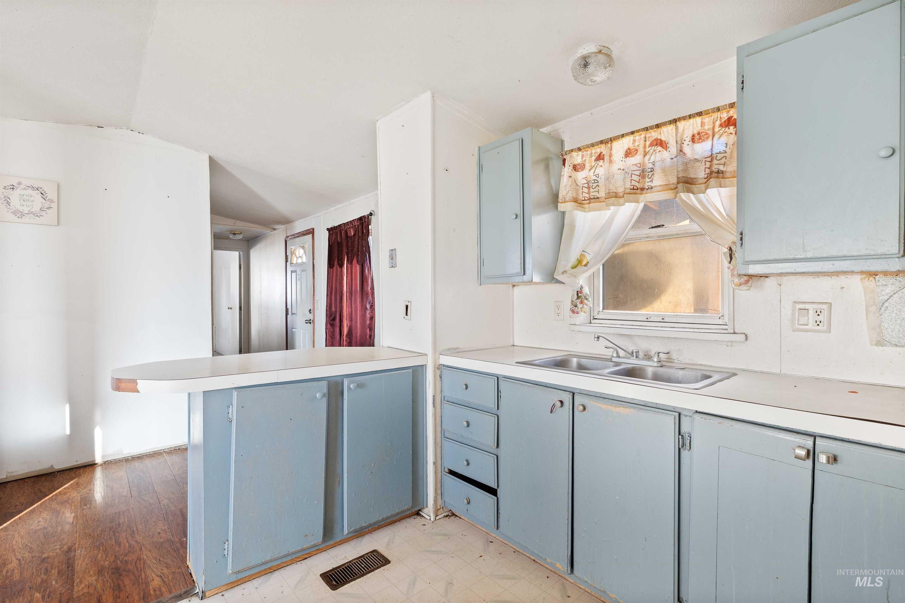 33 Manor Dr #24, Buhl, Idaho 83316, 3 Bedrooms, 2 Bathrooms, Residential For Sale, Price $35,000,MLS 98980941