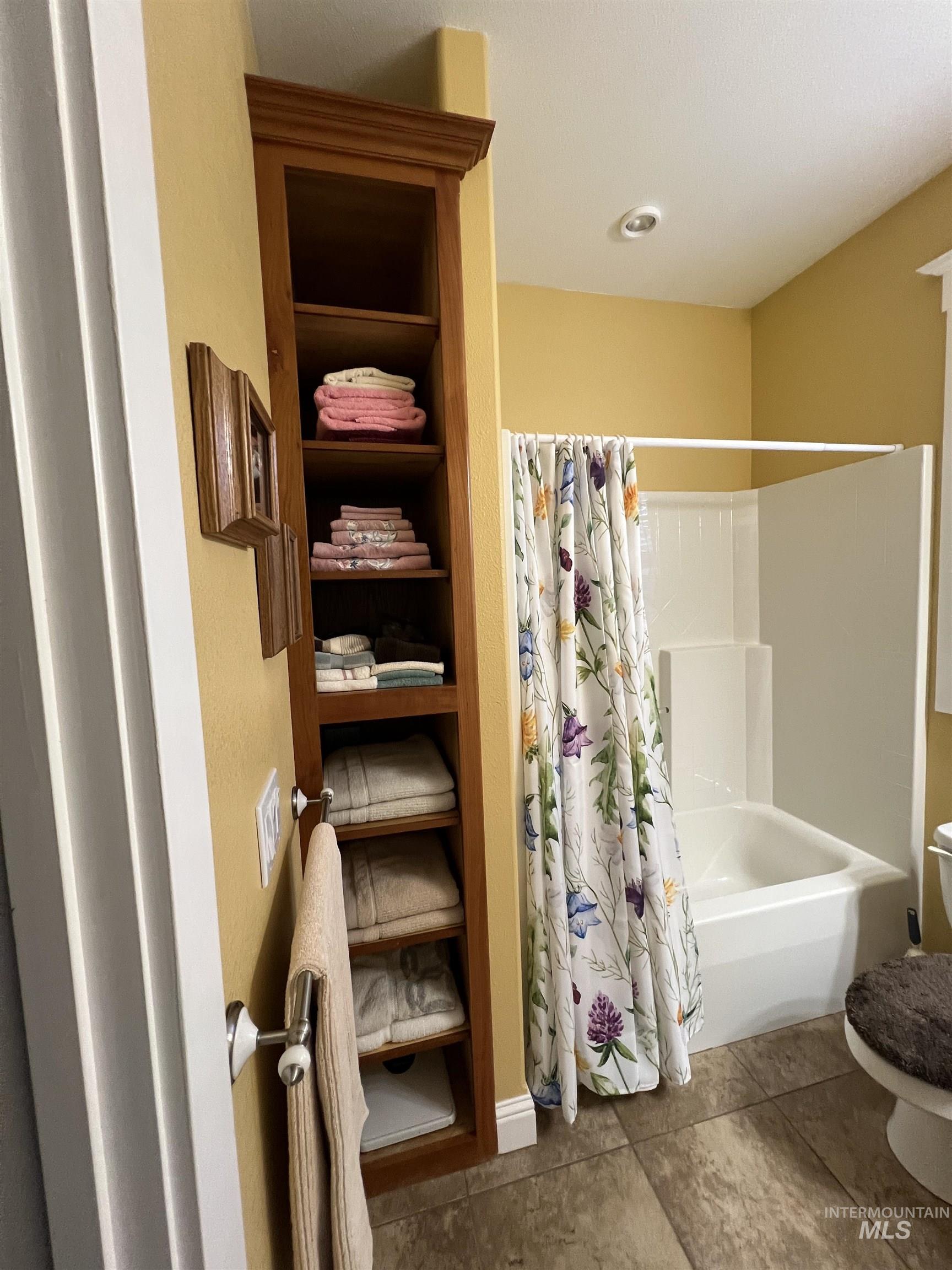 100 Shiloh Dr., Grangeville, Idaho 83530, 5 Bedrooms, 3 Bathrooms, Residential For Sale, Price $835,000,MLS 98980942