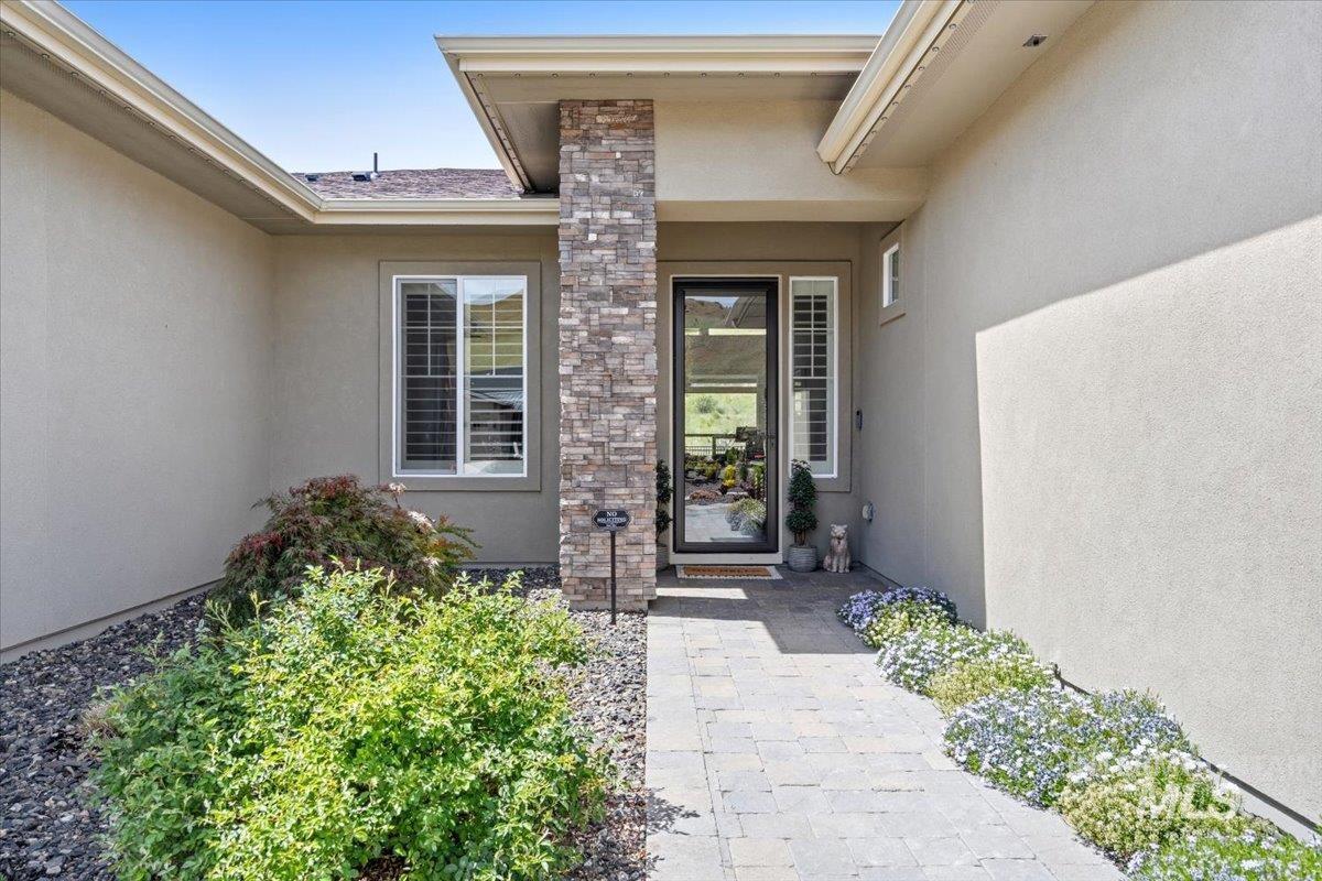 18051 N Burnt Car Pl, Boise, Idaho 83714, 3 Bedrooms, 2.5 Bathrooms, Residential For Sale, Price $885,000, 98980946