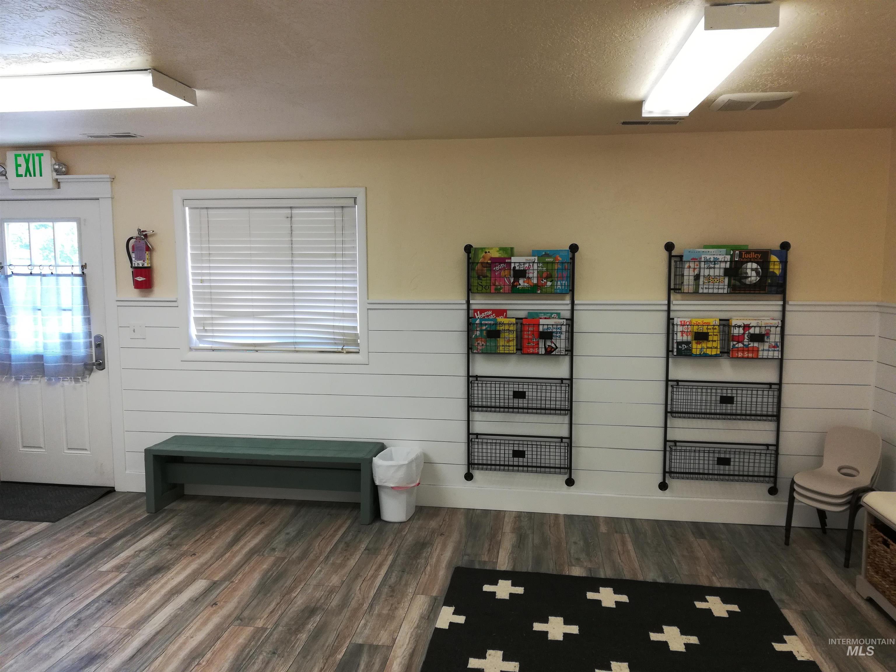 401 Filer Avenue, Twin Falls, Idaho 83301, 3 Rooms, Business/Commercial For Sale, Price $299,999, 98980947