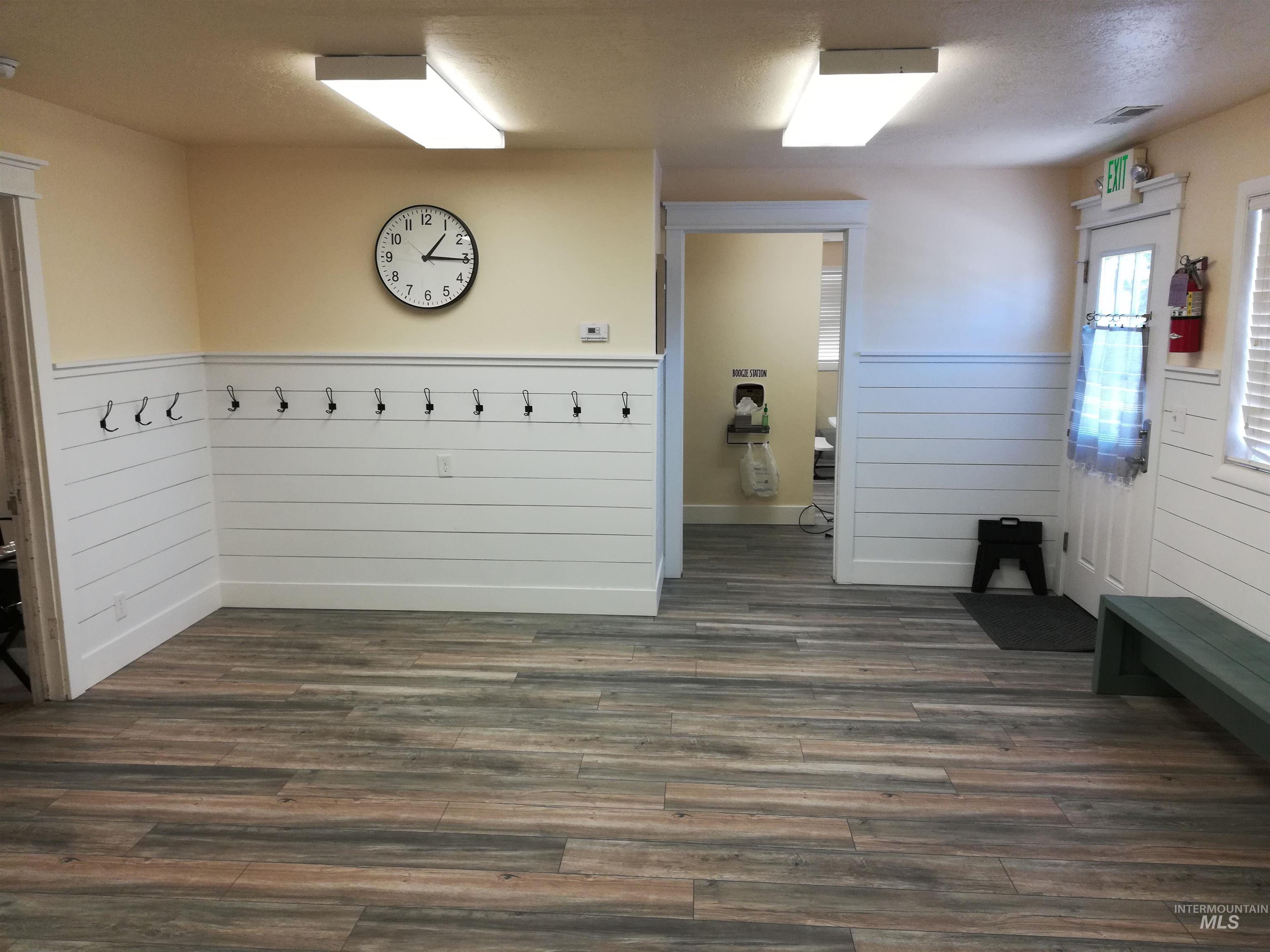 401 Filer Avenue, Twin Falls, Idaho 83301, 3 Rooms, Business/Commercial For Sale, Price $299,999, 98980947