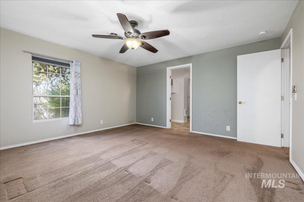 3002 Frozen Dog Rd, Emmett, Idaho 83617-9168, 3 Bedrooms, 3 Bathrooms, Residential For Sale, Price $549,000,MLS 98980948