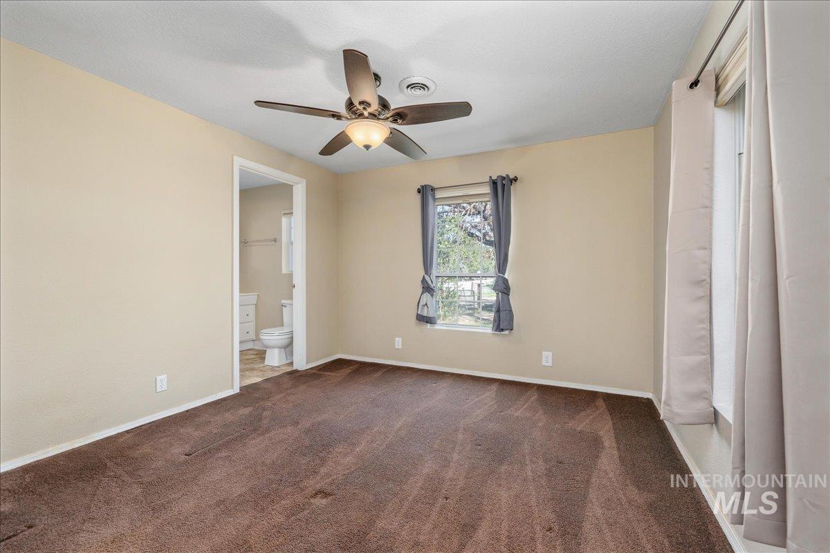 3002 Frozen Dog Rd, Emmett, Idaho 83617-9168, 3 Bedrooms, 3 Bathrooms, Residential For Sale, Price $549,000,MLS 98980948