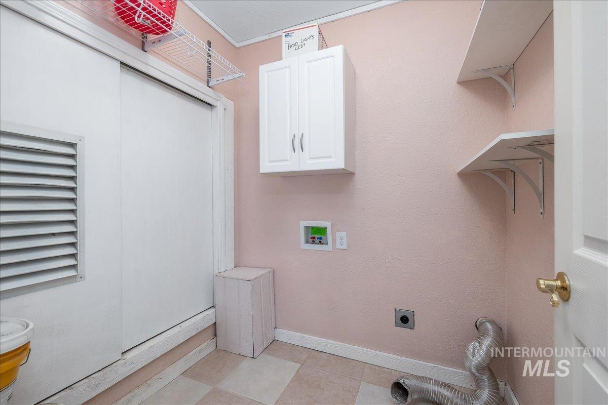 3002 Frozen Dog Rd, Emmett, Idaho 83617-9168, 3 Bedrooms, 3 Bathrooms, Residential For Sale, Price $549,000,MLS 98980948