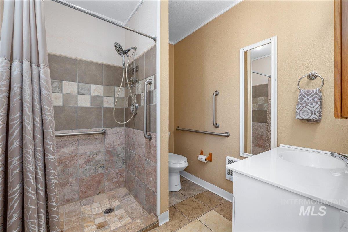 3002 Frozen Dog Rd, Emmett, Idaho 83617-9168, 3 Bedrooms, 3 Bathrooms, Residential For Sale, Price $549,000,MLS 98980948