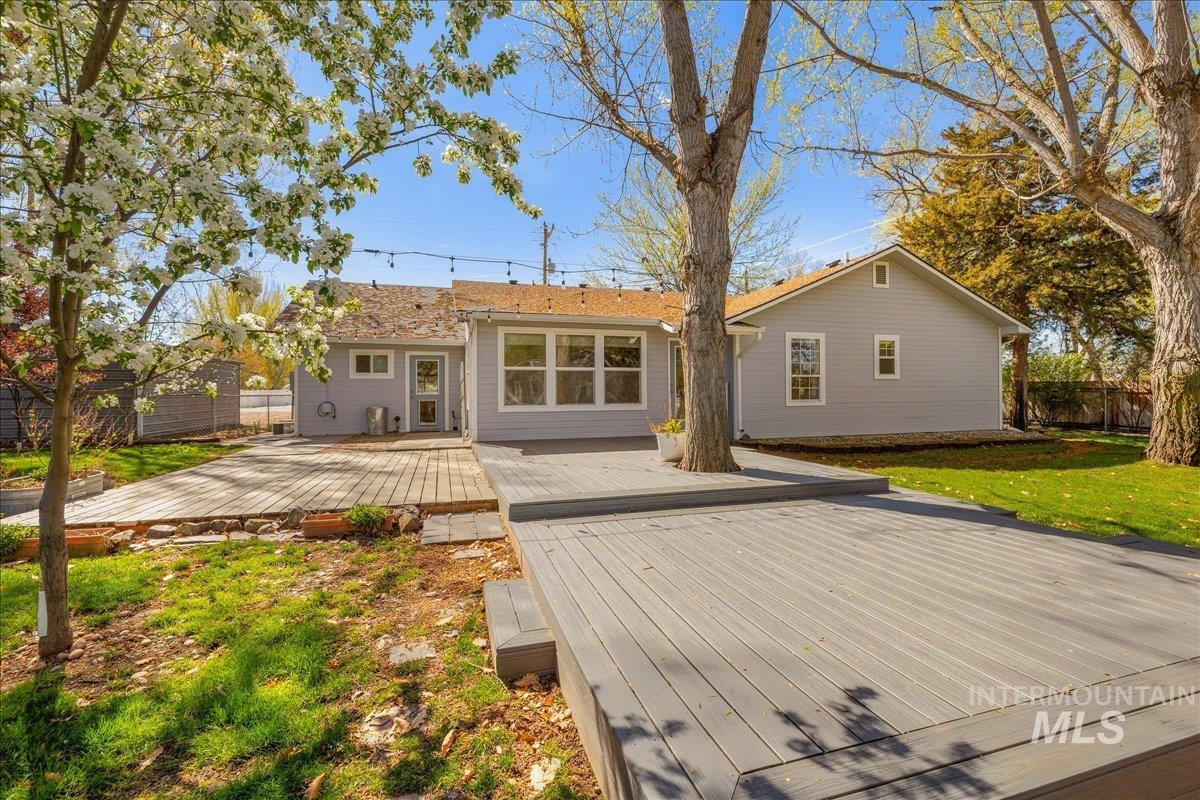 3002 Frozen Dog Rd, Emmett, Idaho 83617-9168, 3 Bedrooms, 3 Bathrooms, Residential For Sale, Price $549,000,MLS 98980948