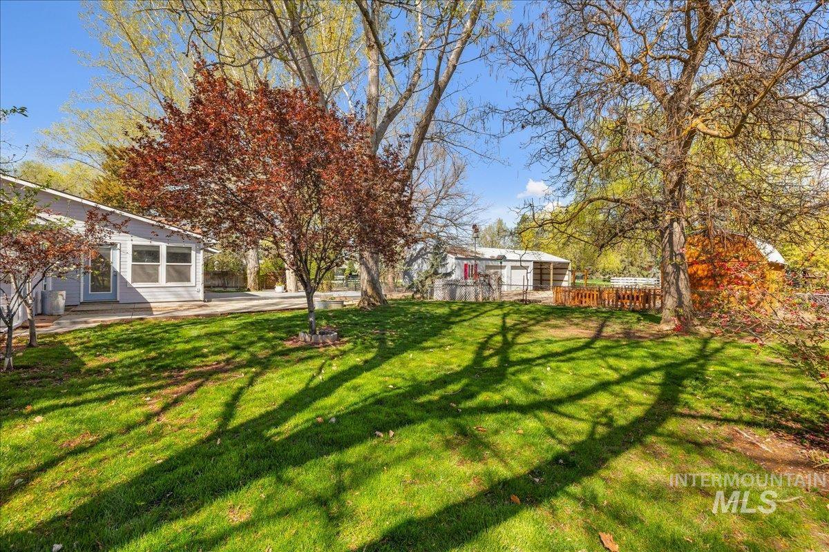 3002 Frozen Dog Rd, Emmett, Idaho 83617-9168, 3 Bedrooms, 3 Bathrooms, Residential For Sale, Price $549,000,MLS 98980948