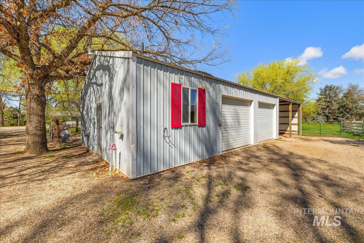 3002 Frozen Dog Rd, Emmett, Idaho 83617-9168, 3 Bedrooms, 3 Bathrooms, Residential For Sale, Price $549,000,MLS 98980948