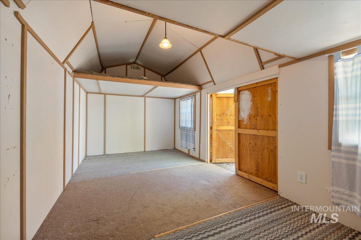 3002 Frozen Dog Rd, Emmett, Idaho 83617-9168, 3 Bedrooms, 3 Bathrooms, Residential For Sale, Price $549,000,MLS 98980948