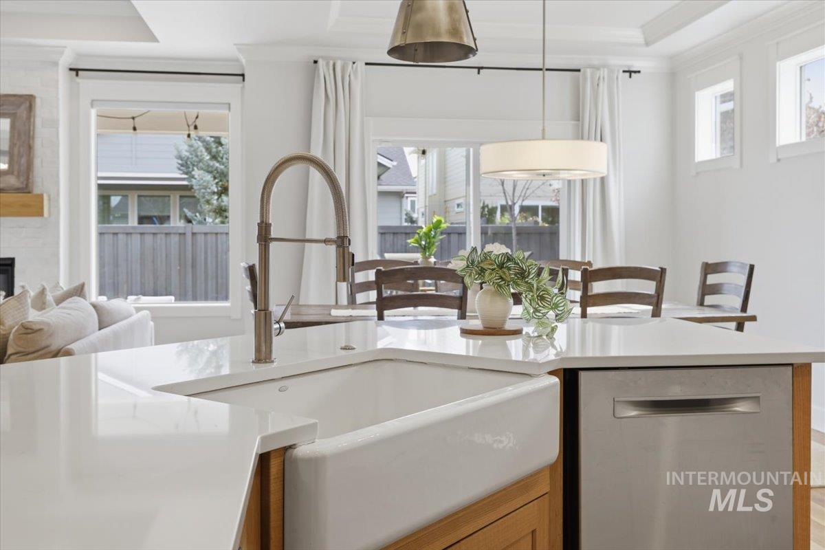 6098 Palatino Way, Meridian, Idaho 83642, 5 Bedrooms, 3 Bathrooms, Residential For Sale, Price $749,000, 98980950