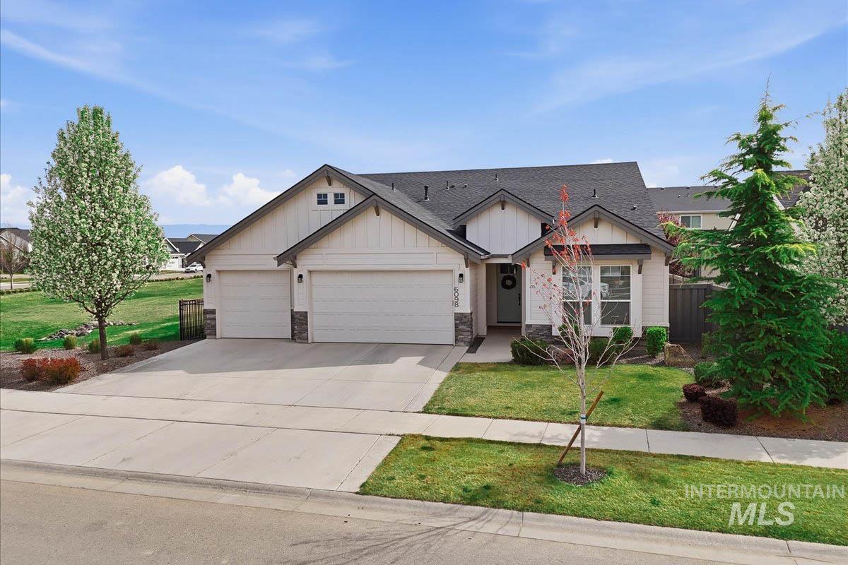6098 Palatino Way, Meridian, Idaho 83642, 5 Bedrooms, 3 Bathrooms, Residential For Sale, Price $734,000,MLS 98980950