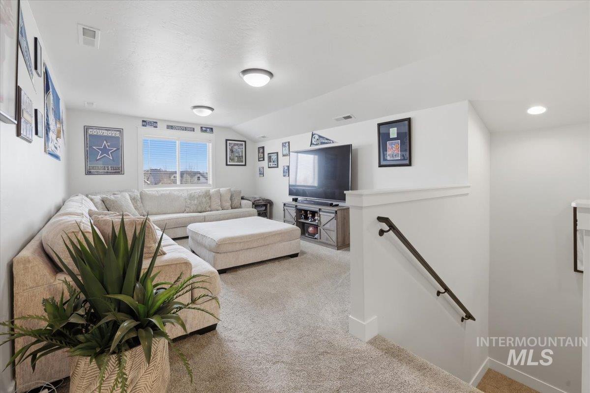 6098 Palatino Way, Meridian, Idaho 83642, 5 Bedrooms, 3 Bathrooms, Residential For Sale, Price $749,000, 98980950