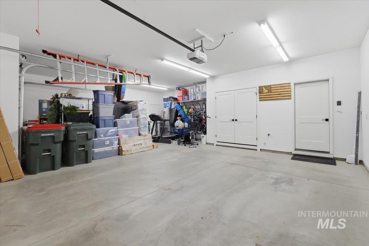 6098 Palatino Way, Meridian, Idaho 83642, 5 Bedrooms, 3 Bathrooms, Residential For Sale, Price $749,000, 98980950