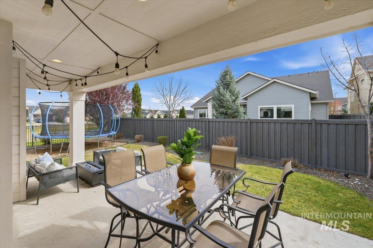 6098 Palatino Way, Meridian, Idaho 83642, 5 Bedrooms, 3 Bathrooms, Residential For Sale, Price $734,000,MLS 98980950