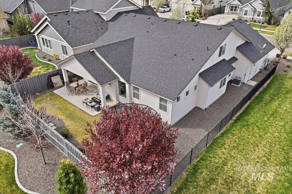 6098 Palatino Way, Meridian, Idaho 83642, 5 Bedrooms, 3 Bathrooms, Residential For Sale, Price $734,000,MLS 98980950