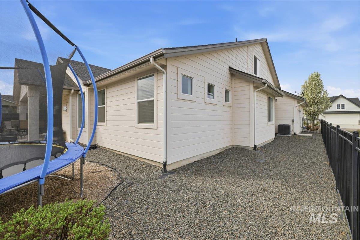 6098 Palatino Way, Meridian, Idaho 83642, 5 Bedrooms, 3 Bathrooms, Residential For Sale, Price $749,000, 98980950