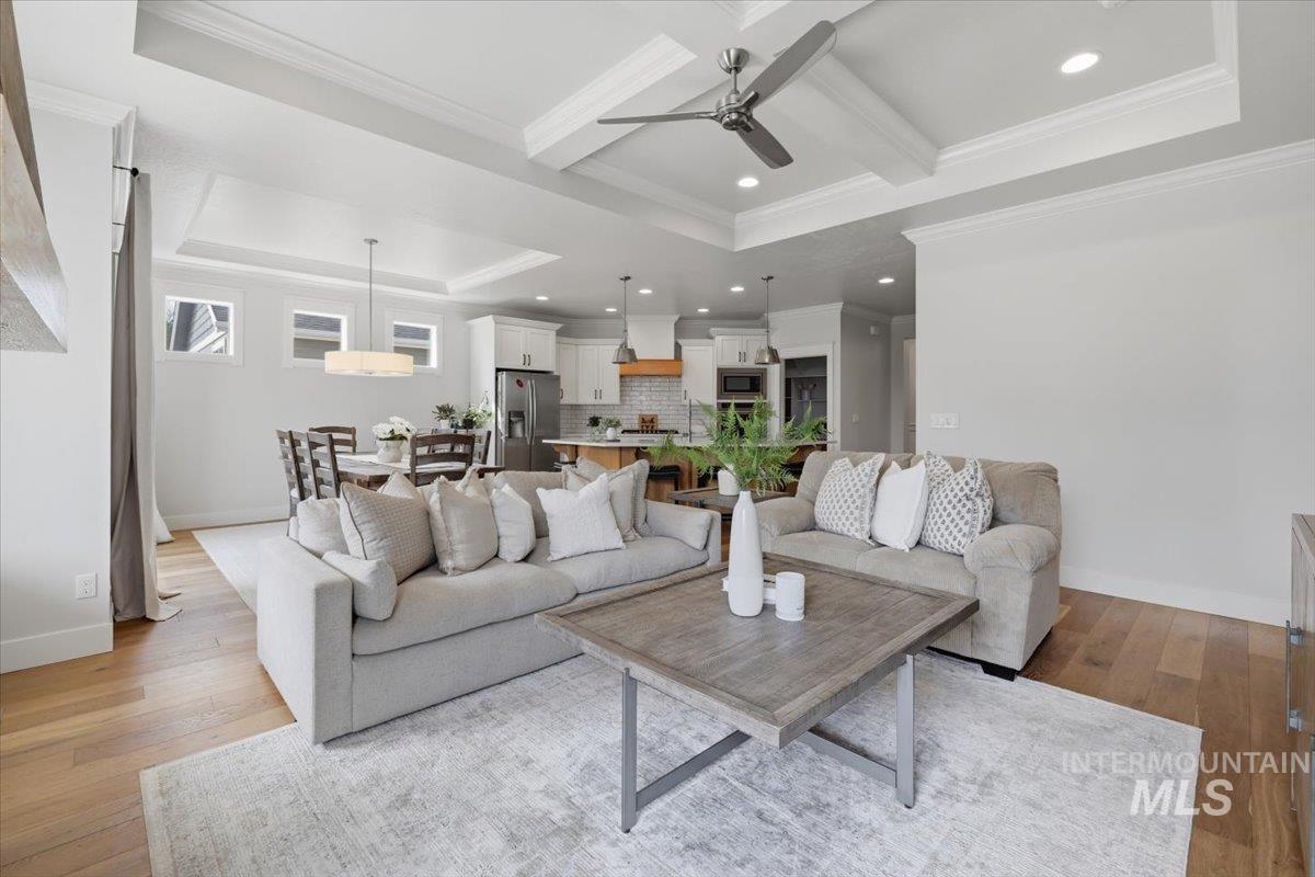 6098 Palatino Way, Meridian, Idaho 83642, 5 Bedrooms, 3 Bathrooms, Residential For Sale, Price $734,000,MLS 98980950