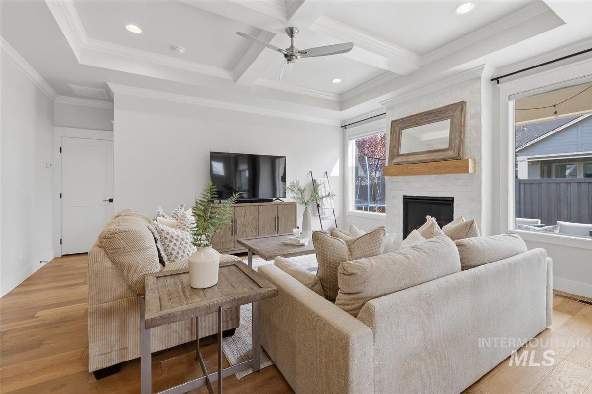 6098 Palatino Way, Meridian, Idaho 83642, 5 Bedrooms, 3 Bathrooms, Residential For Sale, Price $749,000, 98980950